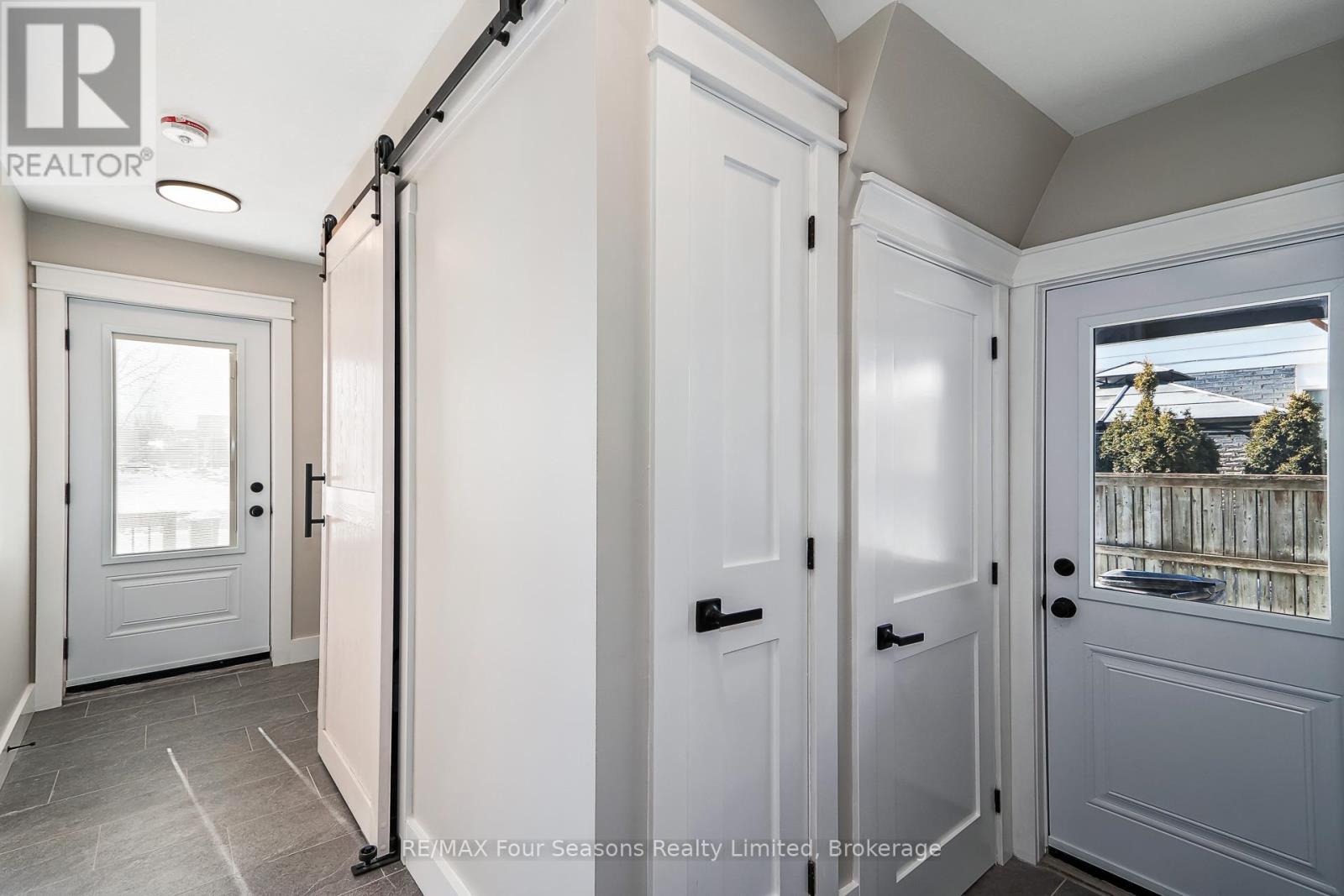 255 Valleyfield Crescent, Clearview, Ontario  L0M 1S0 - Photo 19 - S12851730