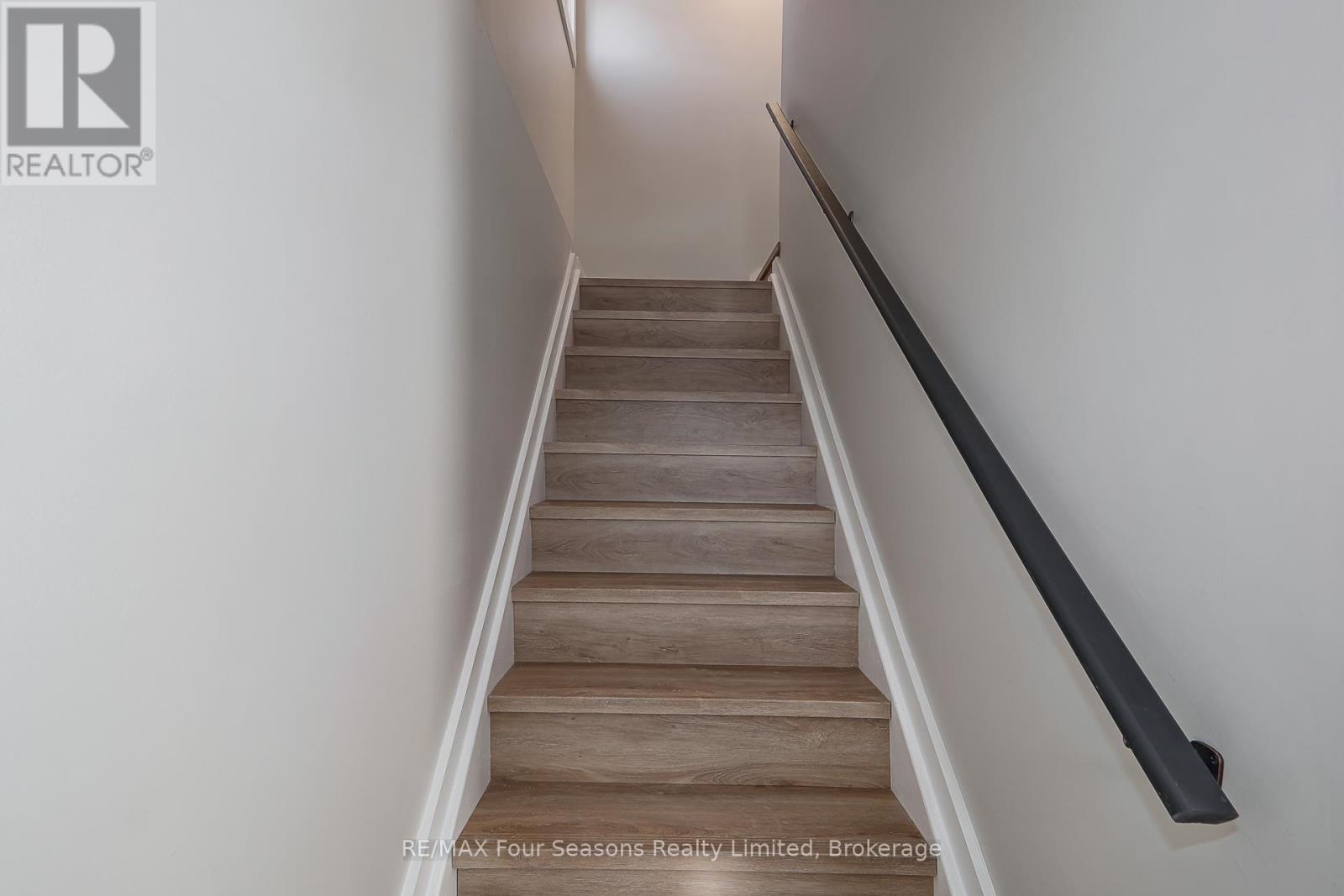 255 Valleyfield Crescent, Clearview, Ontario  L0M 1S0 - Photo 20 - S12851730