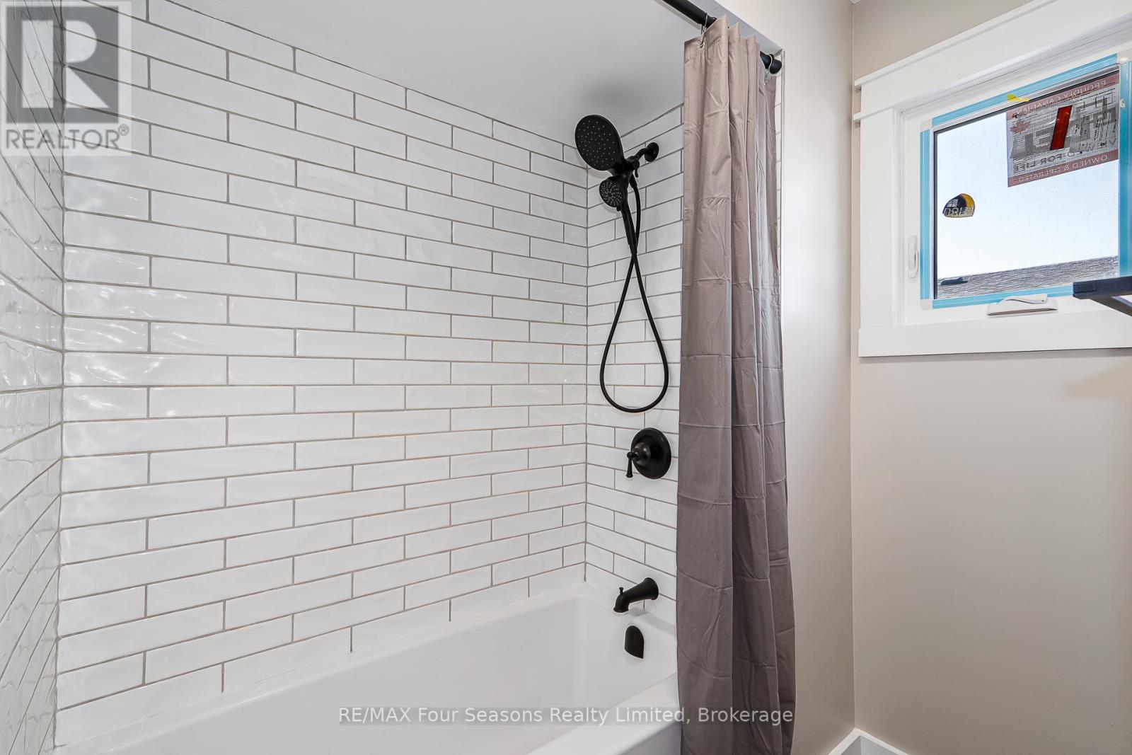 255 Valleyfield Crescent, Clearview, Ontario  L0M 1S0 - Photo 23 - S12851730