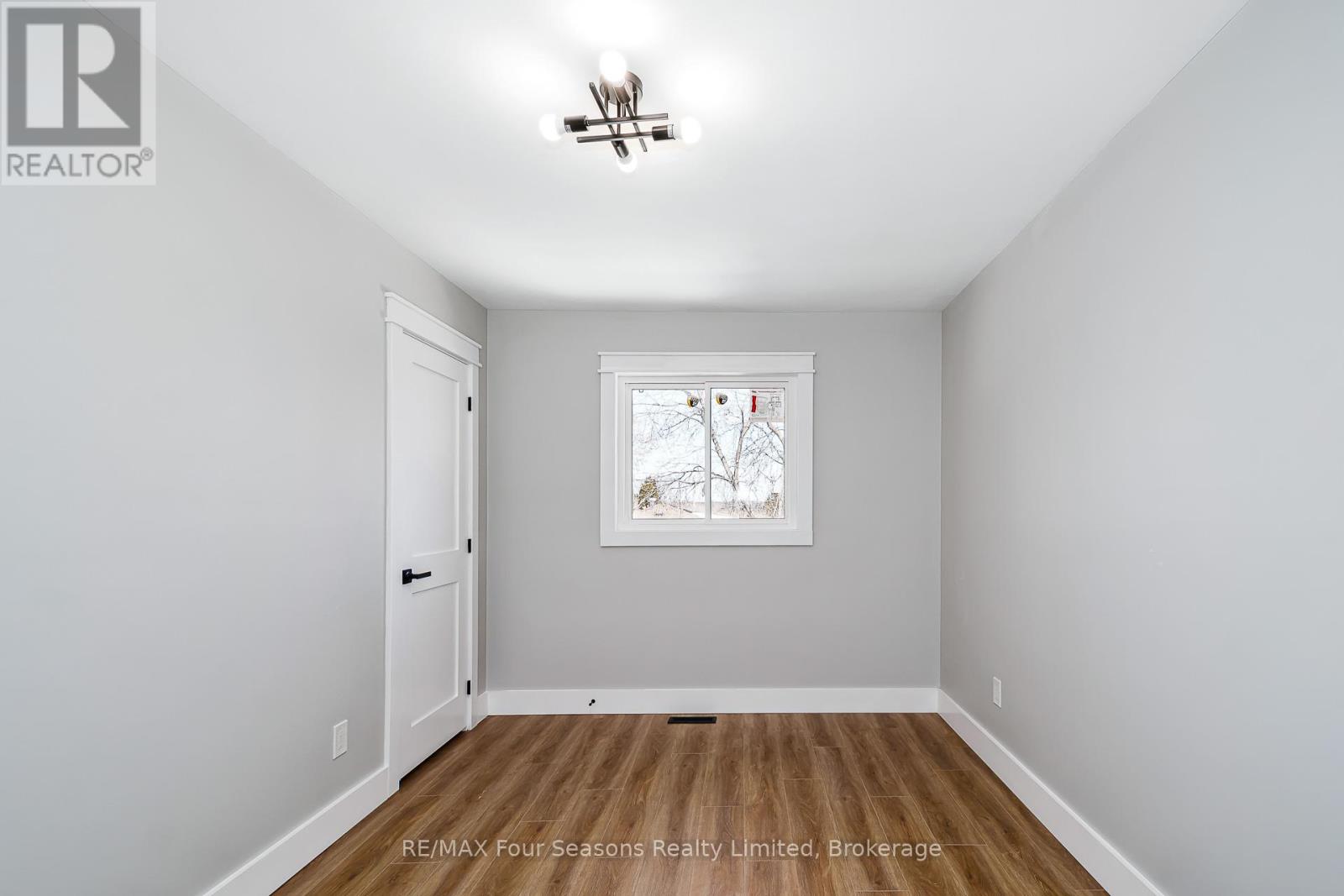 255 Valleyfield Crescent, Clearview, Ontario  L0M 1S0 - Photo 28 - S12851730