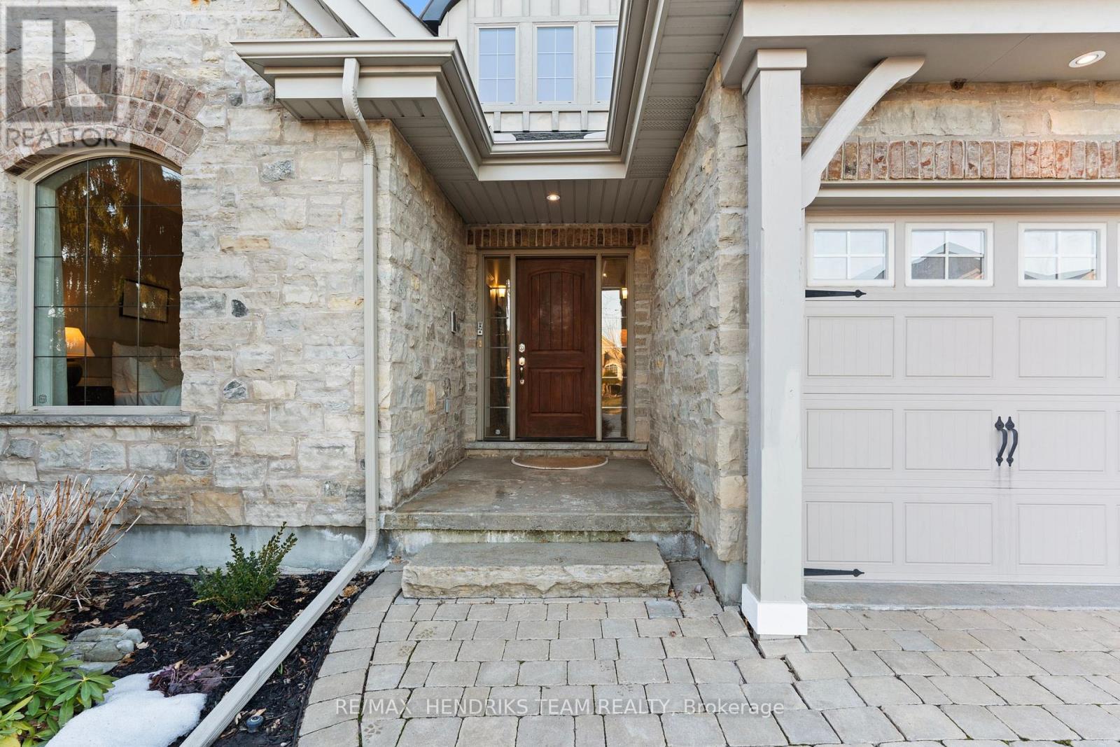 5 Mclean Court, St. Catharines, Ontario  L2W 0A2 - Photo 5 - X12851486