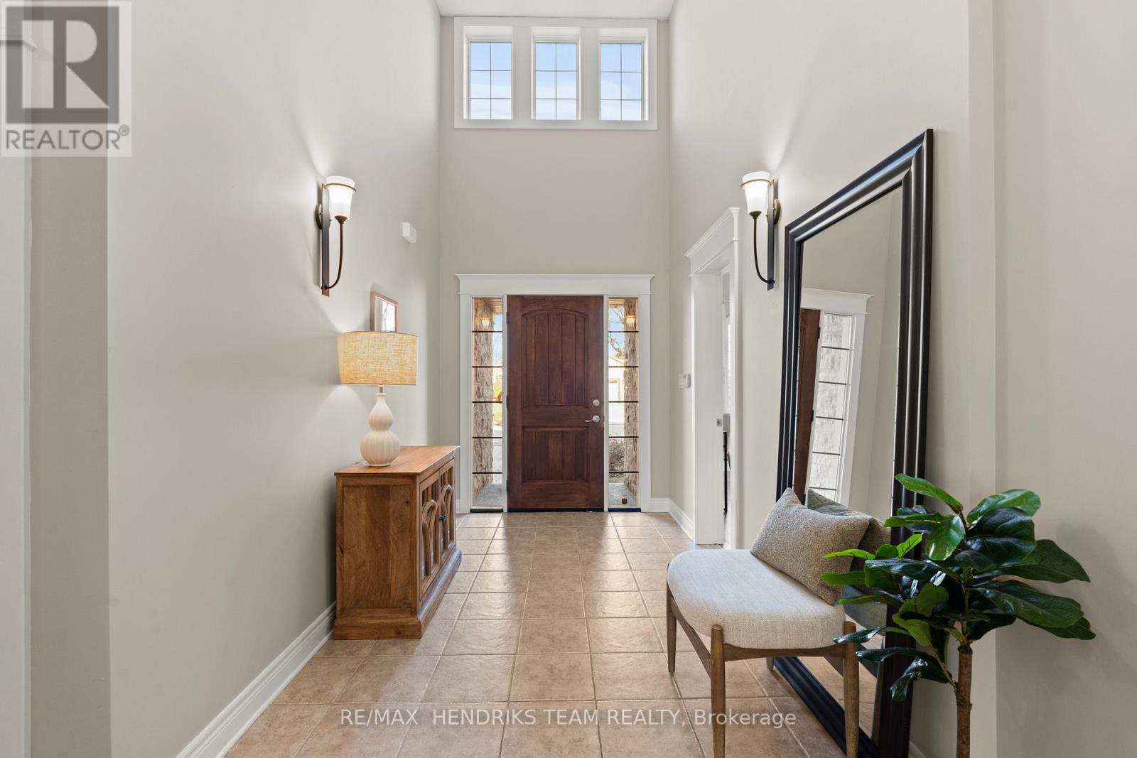 5 Mclean Court, St. Catharines, Ontario  L2W 0A2 - Photo 6 - X12851486