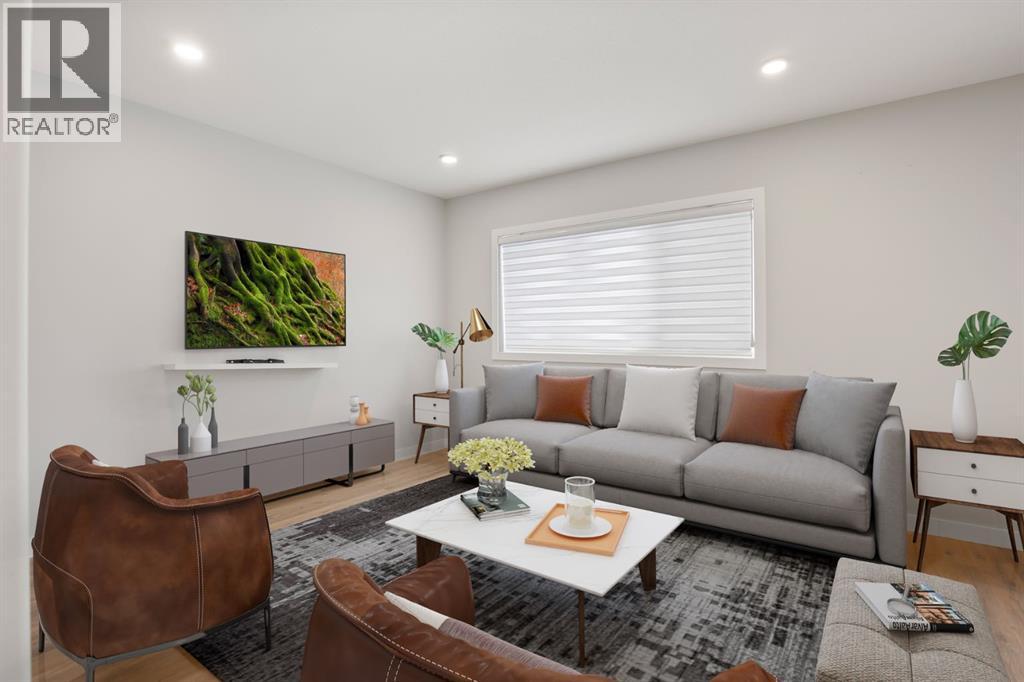 38 Thayer Close, Red Deer, Alberta T4P 0W7 - Photo 4 - A2285298