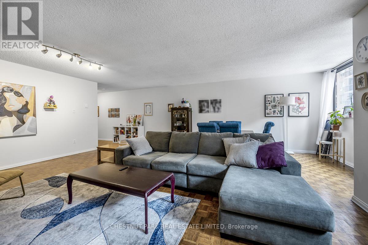 301 - 15 Mcmurrich Street, Toronto, Ontario  M5R 3M6 - Photo 1 - C12851464