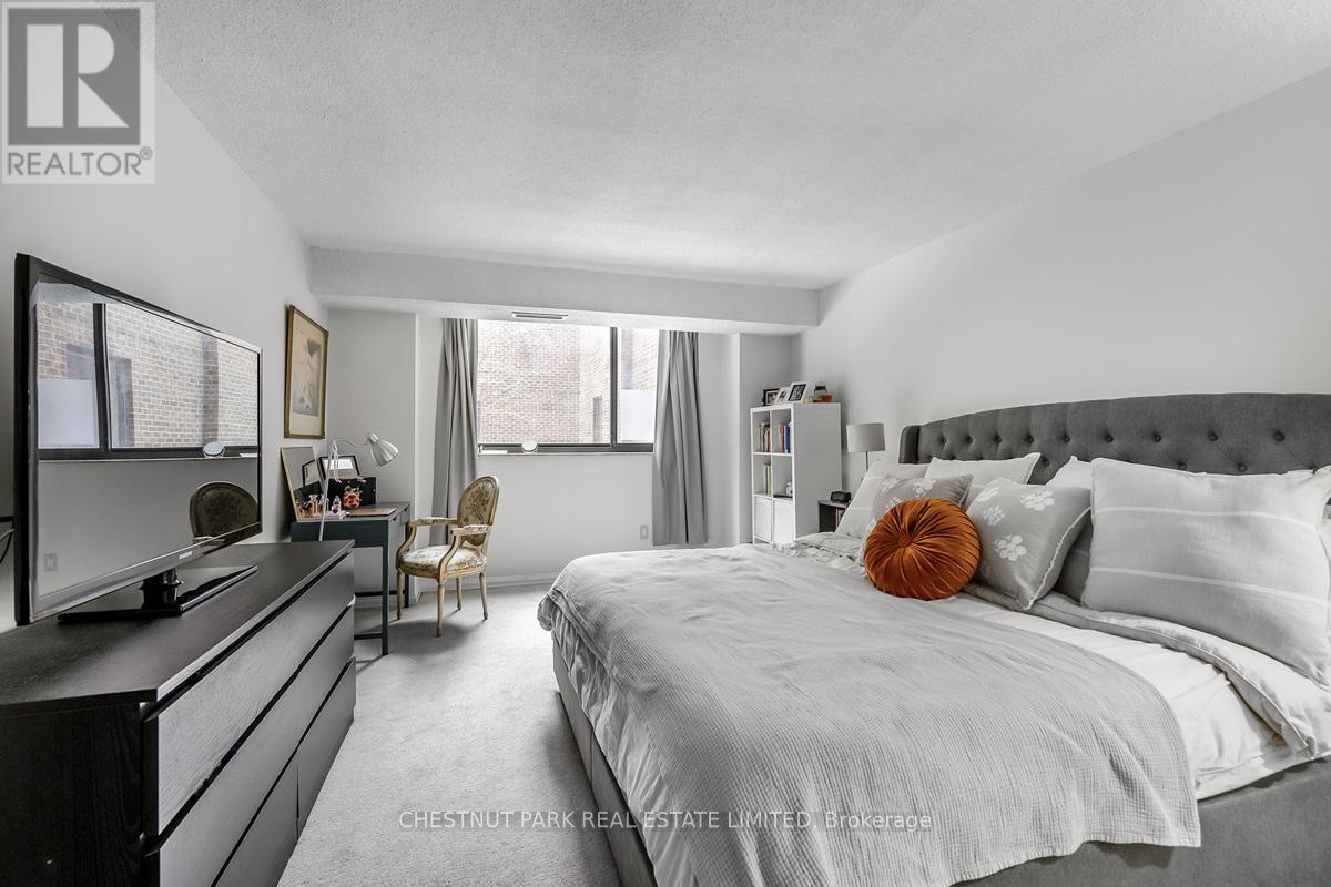 301 - 15 Mcmurrich Street, Toronto, Ontario  M5R 3M6 - Photo 19 - C12851464