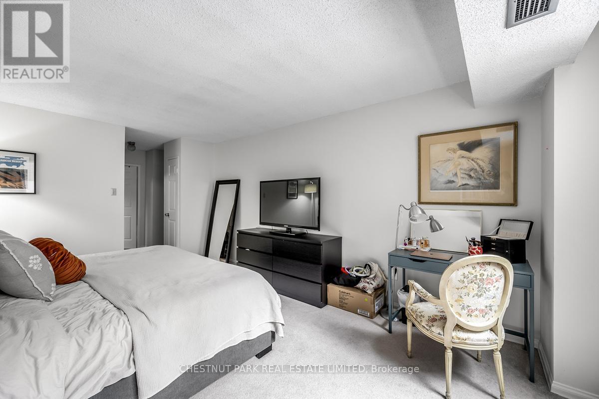 301 - 15 Mcmurrich Street, Toronto, Ontario  M5R 3M6 - Photo 20 - C12851464