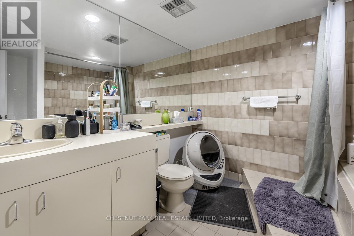 301 - 15 Mcmurrich Street, Toronto, Ontario  M5R 3M6 - Photo 22 - C12851464