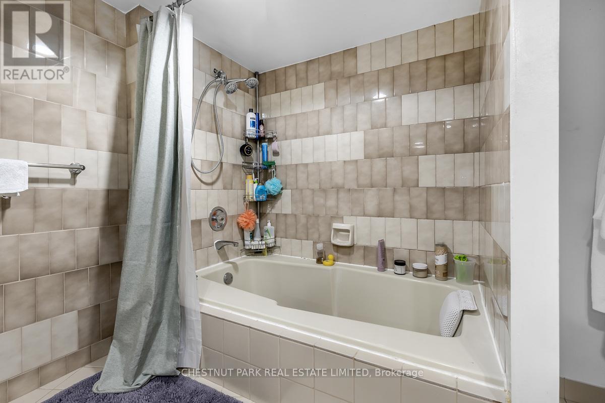 301 - 15 Mcmurrich Street, Toronto, Ontario  M5R 3M6 - Photo 23 - C12851464