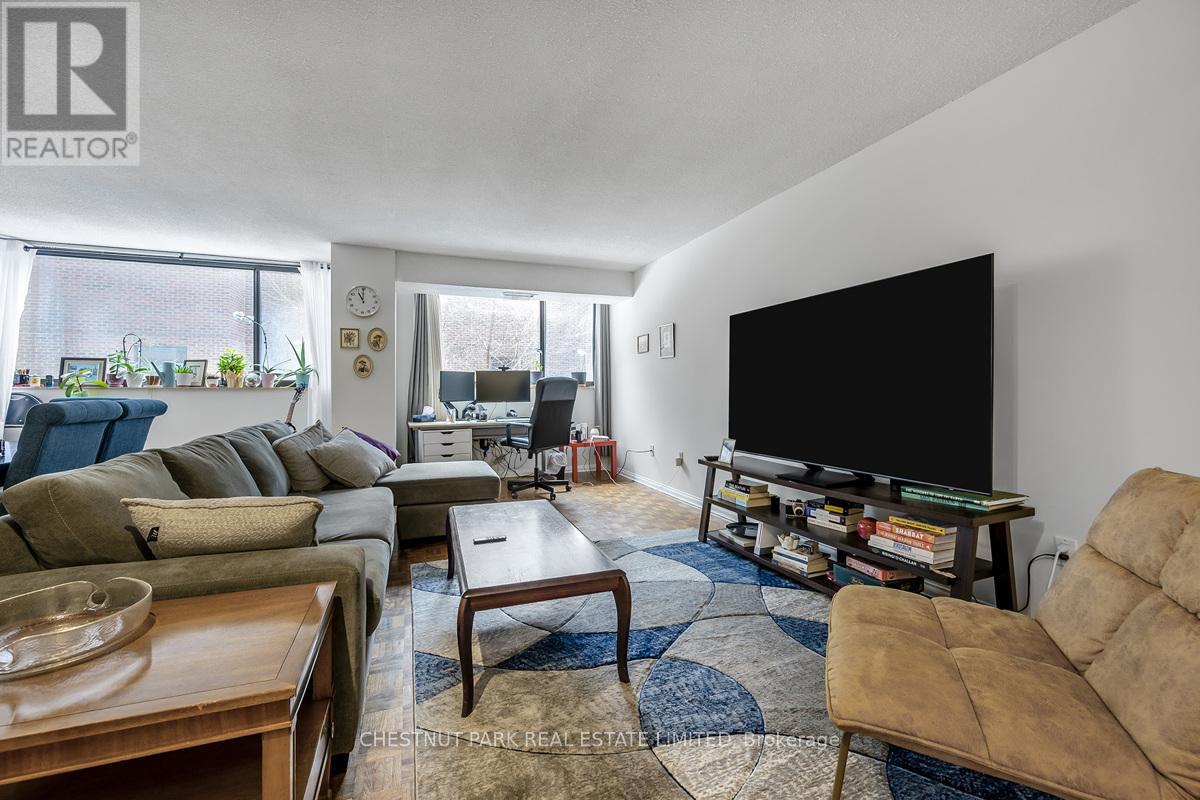 301 - 15 Mcmurrich Street, Toronto, Ontario  M5R 3M6 - Photo 8 - C12851464