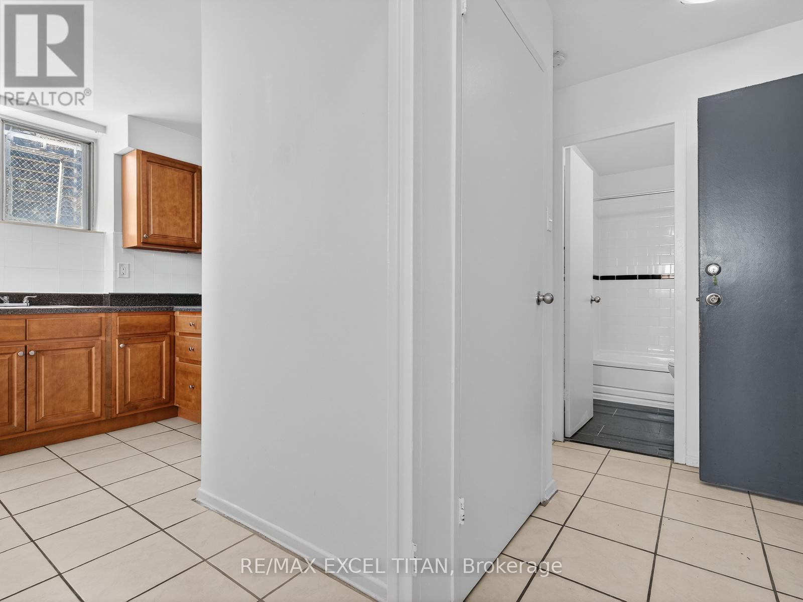 G2 - 1042 Sheppard Avenue W, Toronto, Ontario  M3H 2T6 - Photo 14 - C12851564