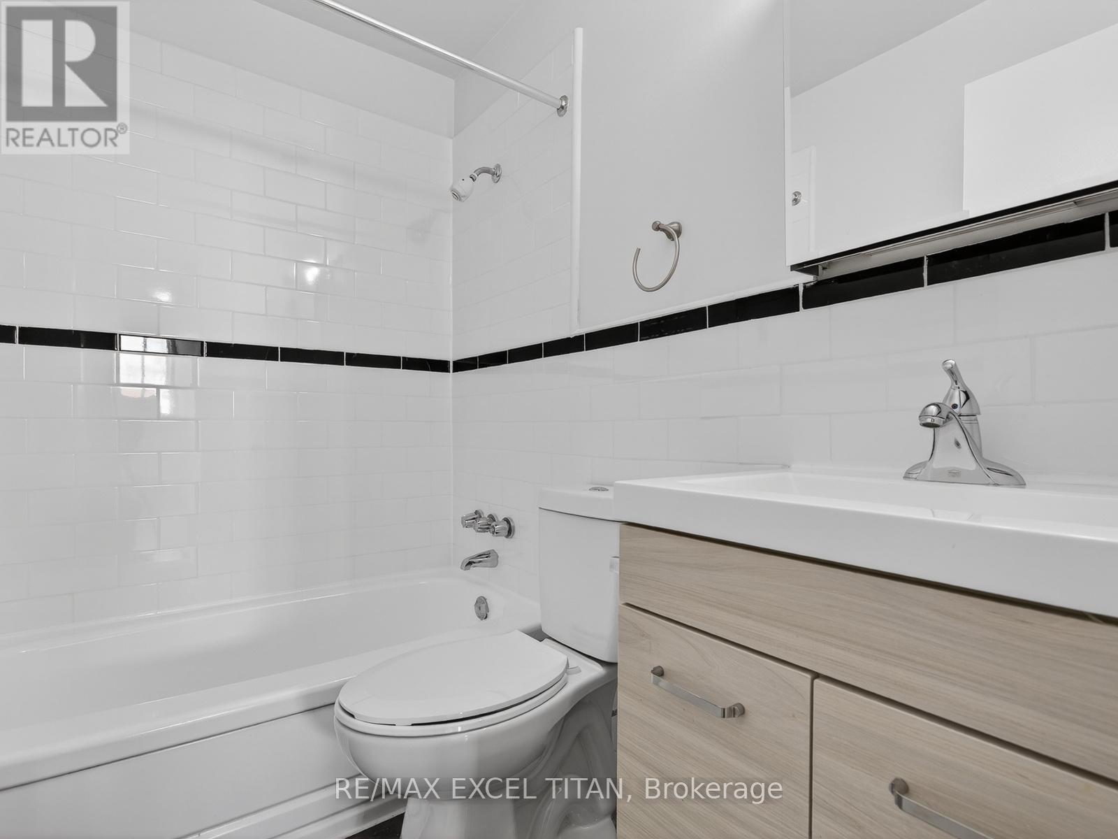 G2 - 1042 Sheppard Avenue W, Toronto, Ontario  M3H 2T6 - Photo 16 - C12851564