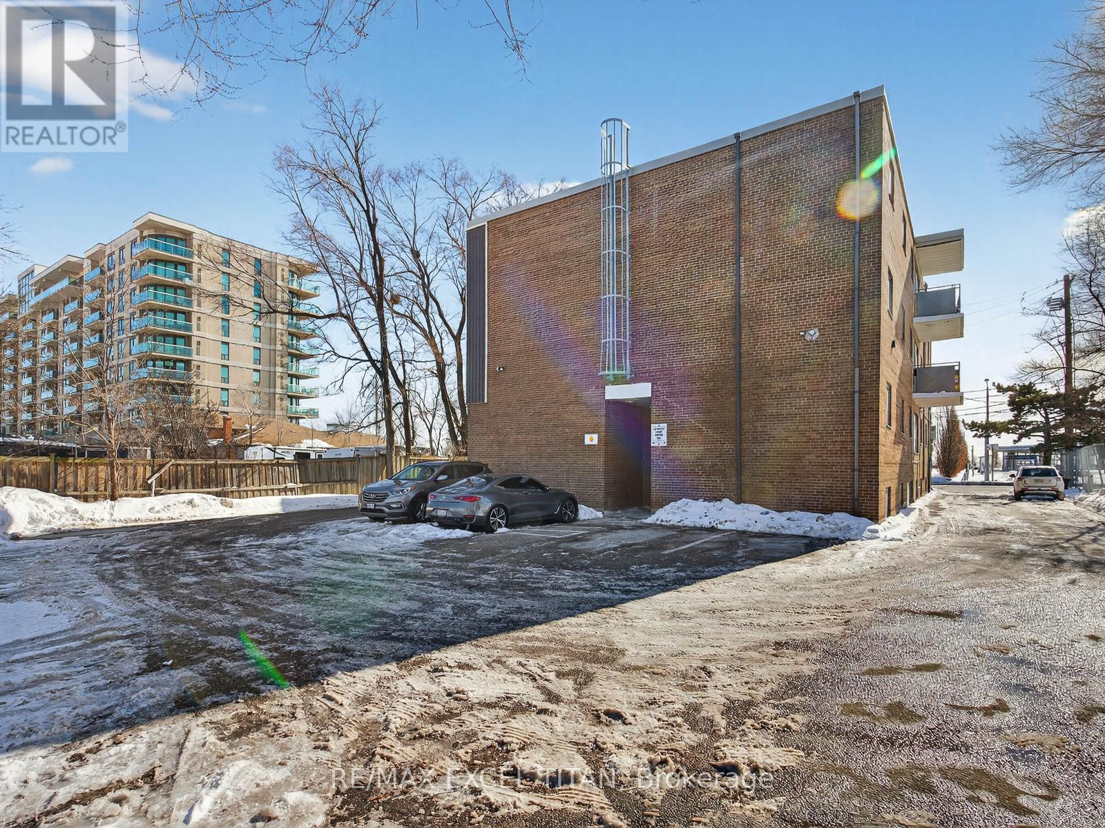 G2 - 1042 Sheppard Avenue W, Toronto, Ontario  M3H 2T6 - Photo 17 - C12851564