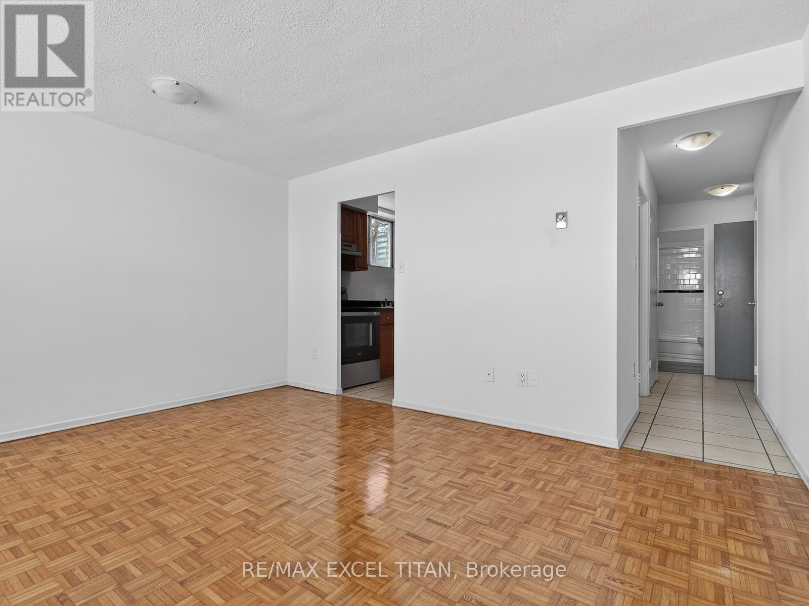 G2 - 1042 Sheppard Avenue W, Toronto, Ontario  M3H 2T6 - Photo 2 - C12851564