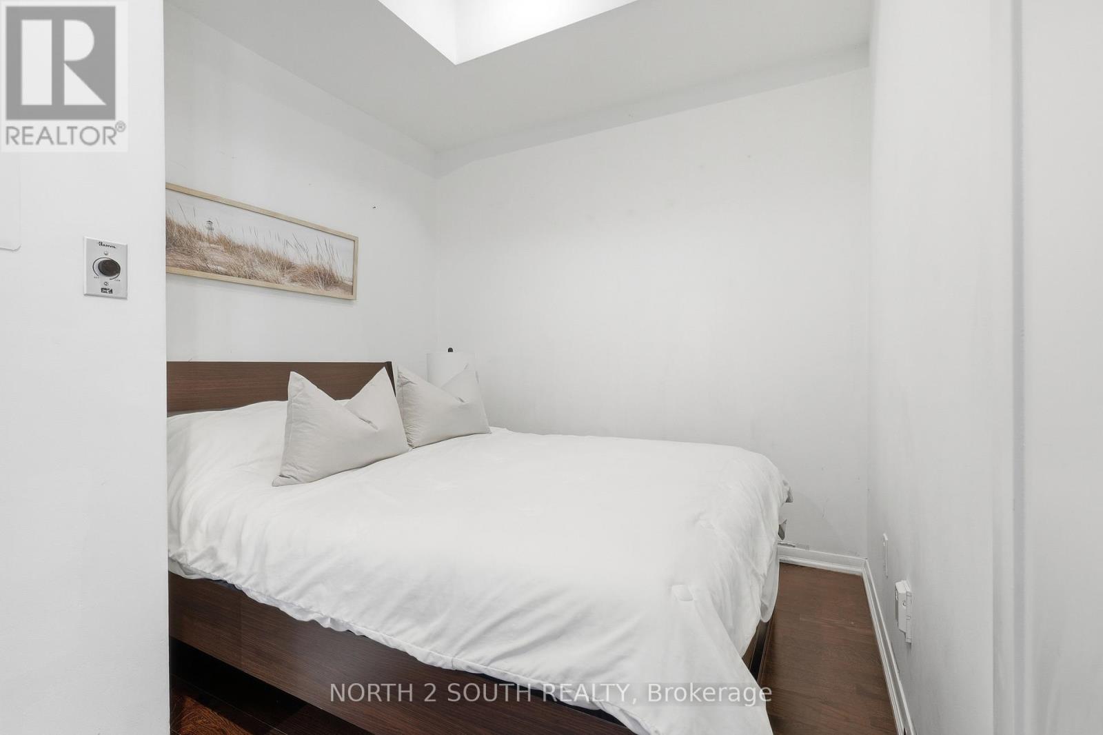 712 - 215 Fort York Boulevard, Toronto, Ontario  M5V 4A2 - Photo 12 - C12851662