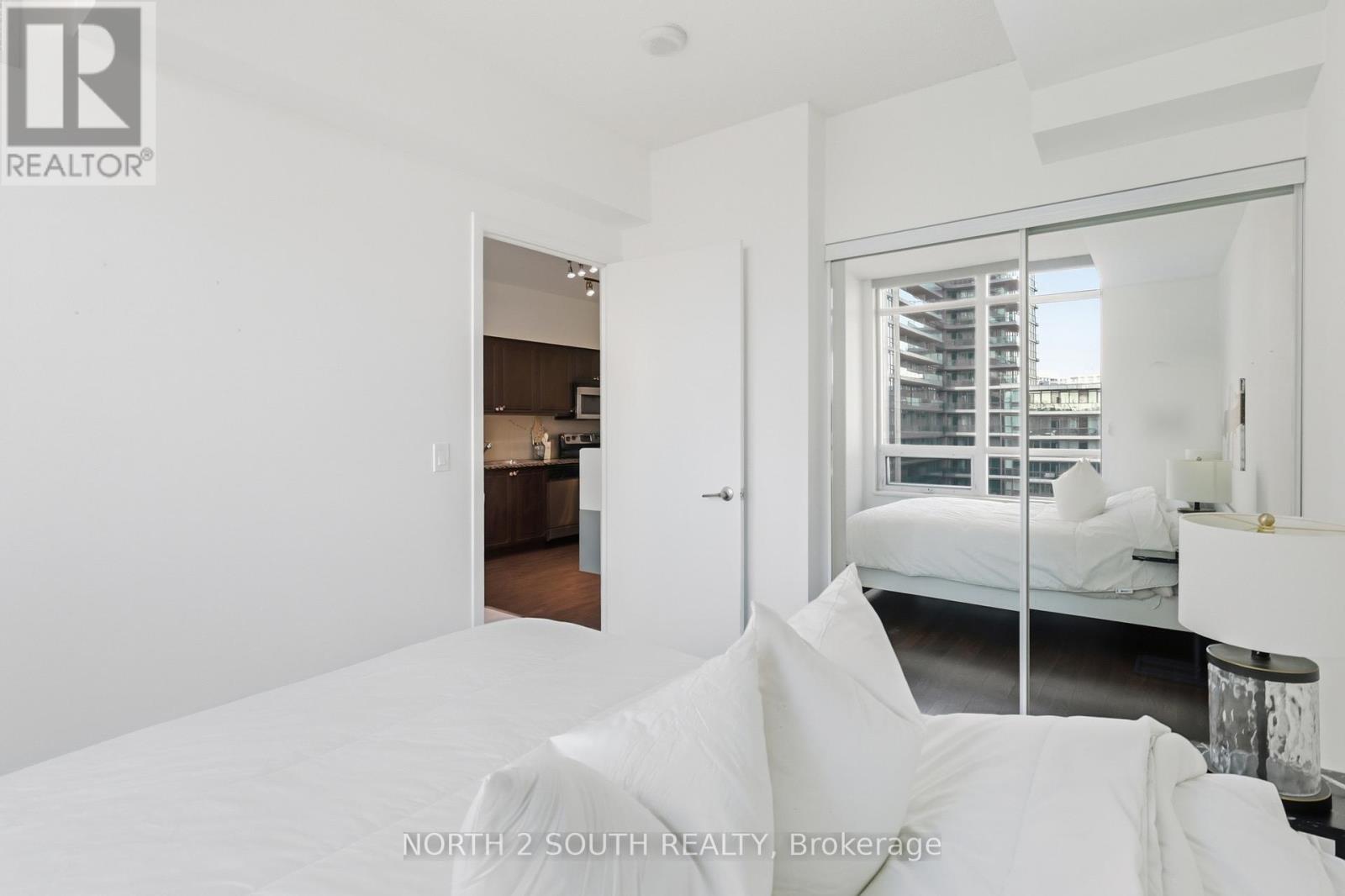 712 - 215 Fort York Boulevard, Toronto, Ontario  M5V 4A2 - Photo 13 - C12851662