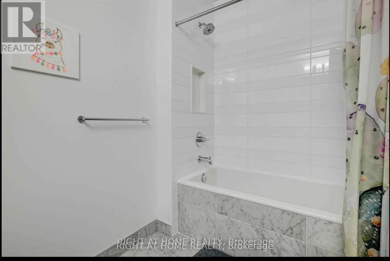 Uph02 - 38 Iannuzzi Street, Toronto, Ontario  M5V 0S2 - Photo 10 - C12851672