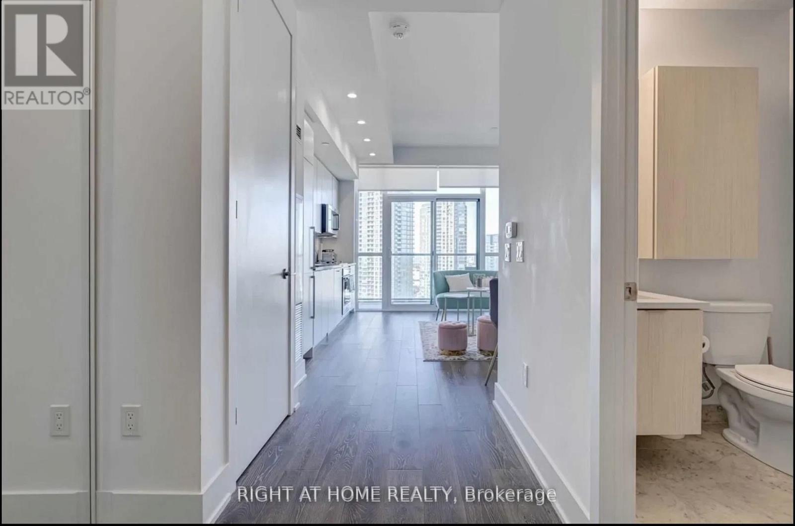 Uph02 - 38 Iannuzzi Street, Toronto, Ontario  M5V 0S2 - Photo 11 - C12851672