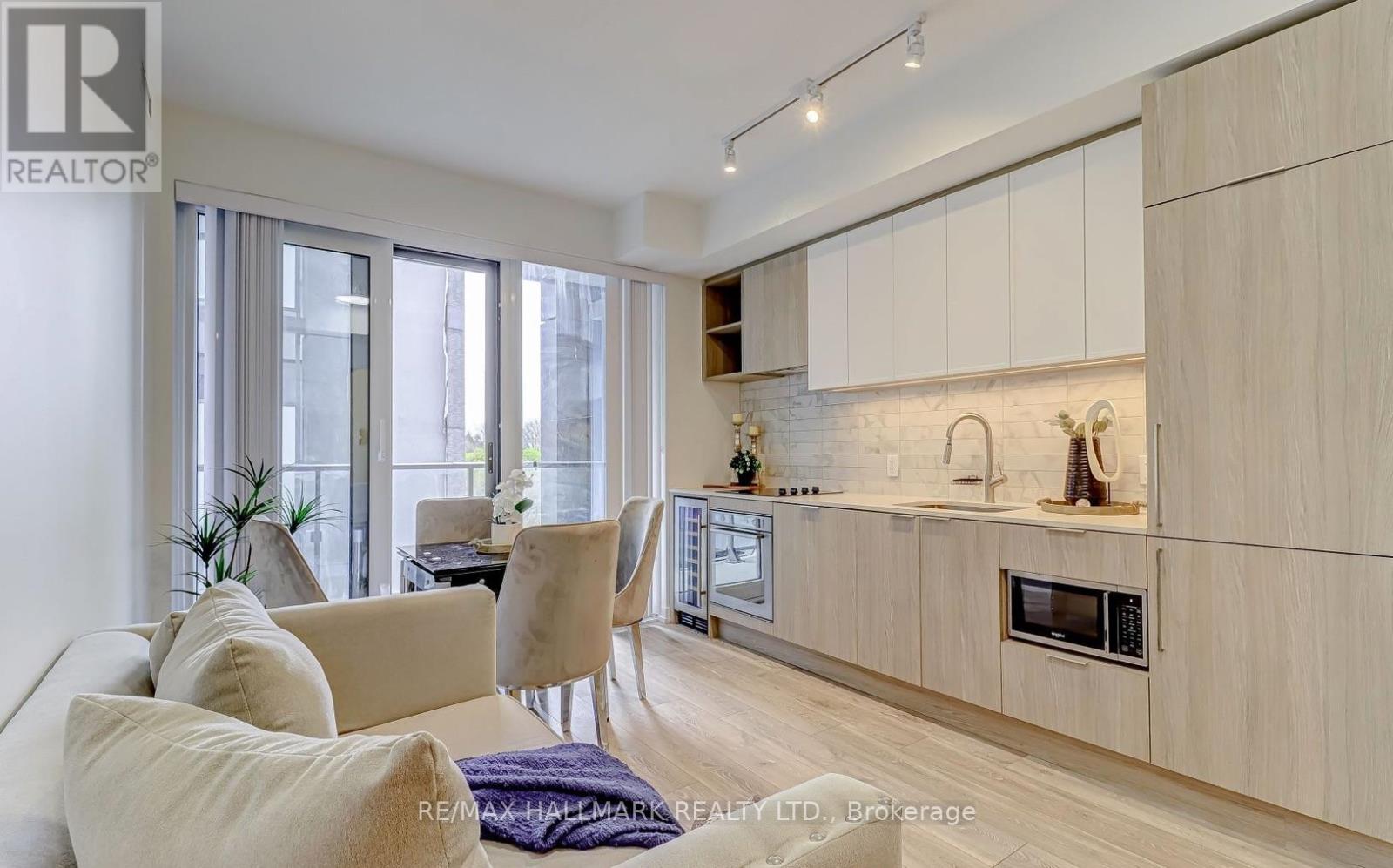 601 - 2020 Bathurst Street, Toronto, Ontario  M5P 0A6 - Photo 3 - C12851712