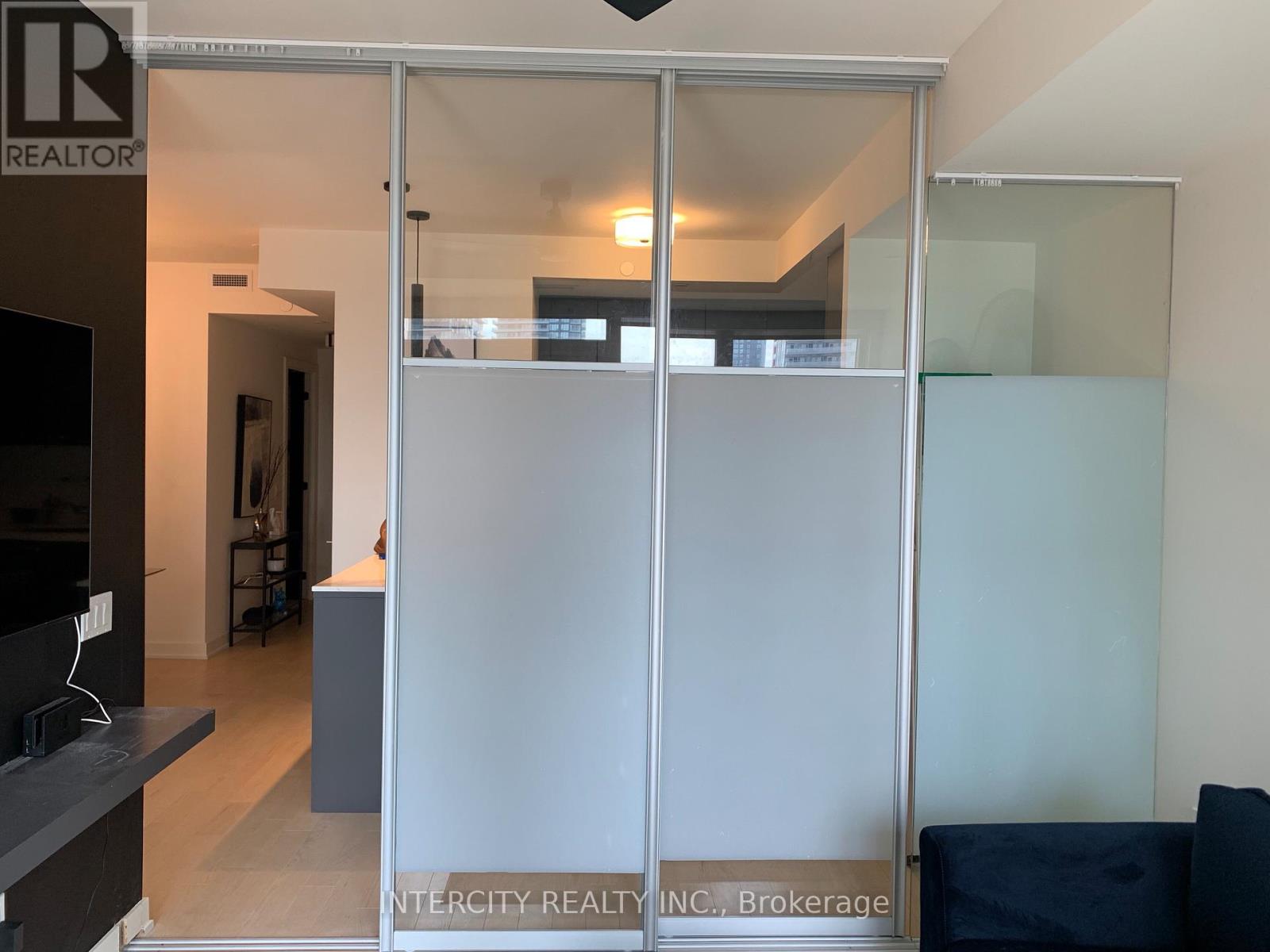 2516 - 330 Richmond Street W, Toronto, Ontario  M5V 1X2 - Photo 11 - C12851736