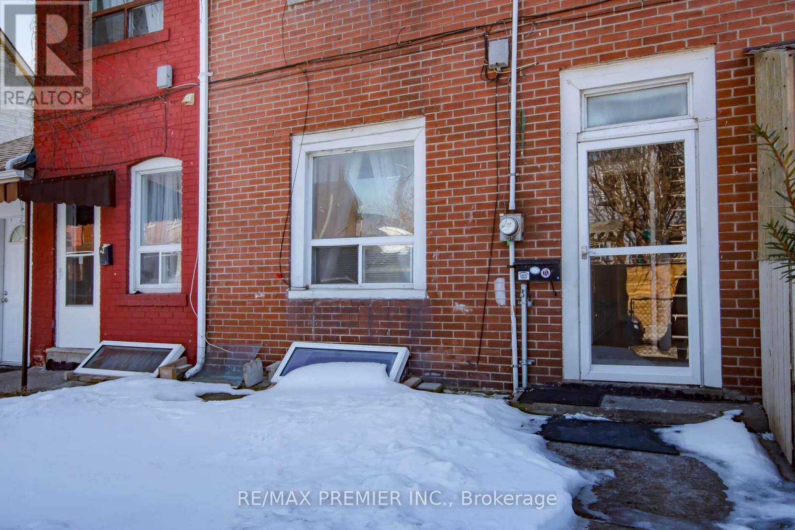 229 Bellwoods Avenue, Toronto, Ontario  M6J 2R2 - Photo 3 - C12851738