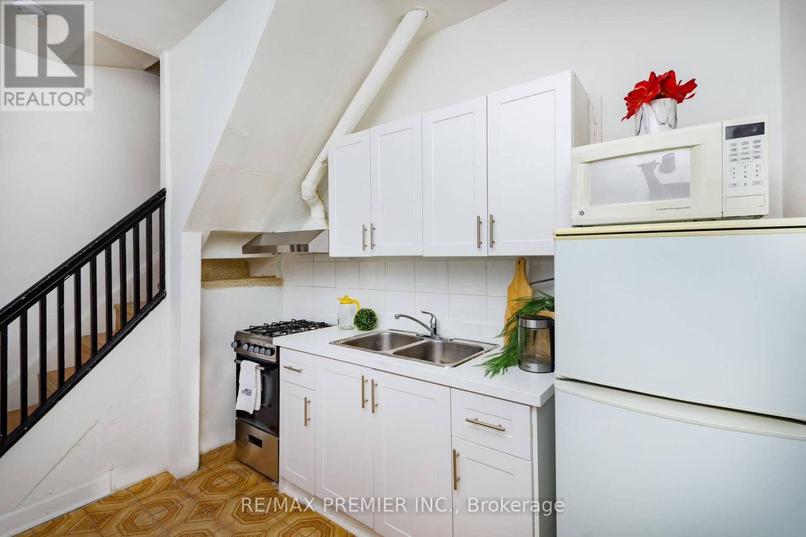 229 Bellwoods Avenue, Toronto, Ontario  M6J 2R2 - Photo 31 - C12851738