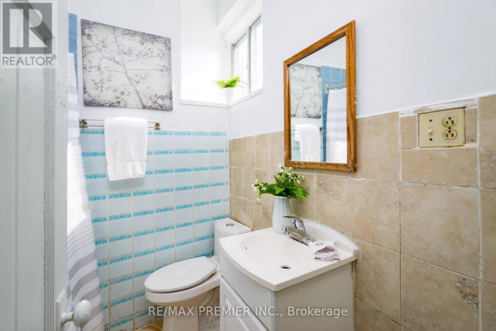 229 Bellwoods Avenue, Toronto, Ontario  M6J 2R2 - Photo 8 - C12851738