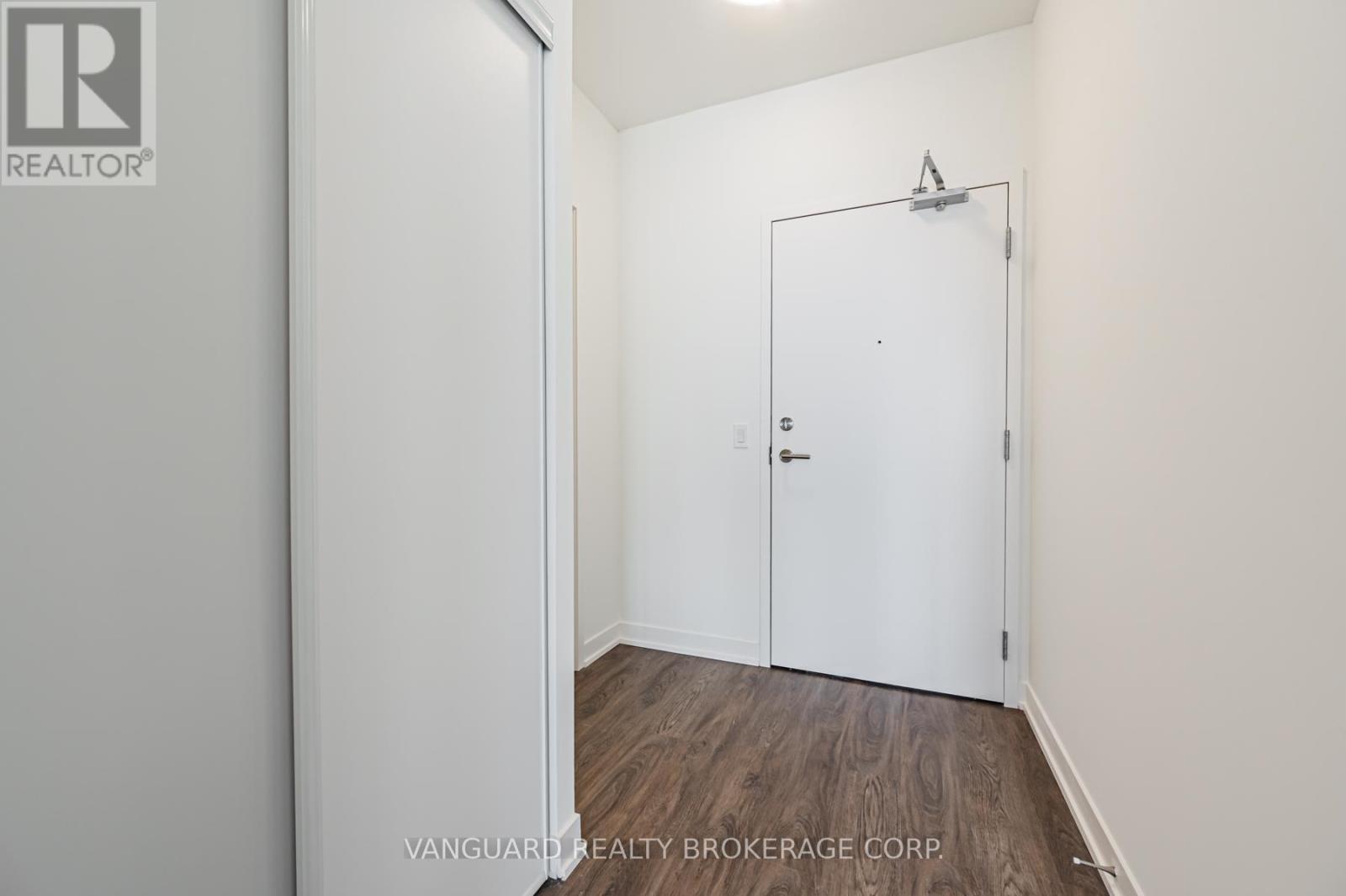 1231 - 2 David Eyer Road, Richmond Hill, Ontario  L4S 0N5 - Photo 3 - N12851492