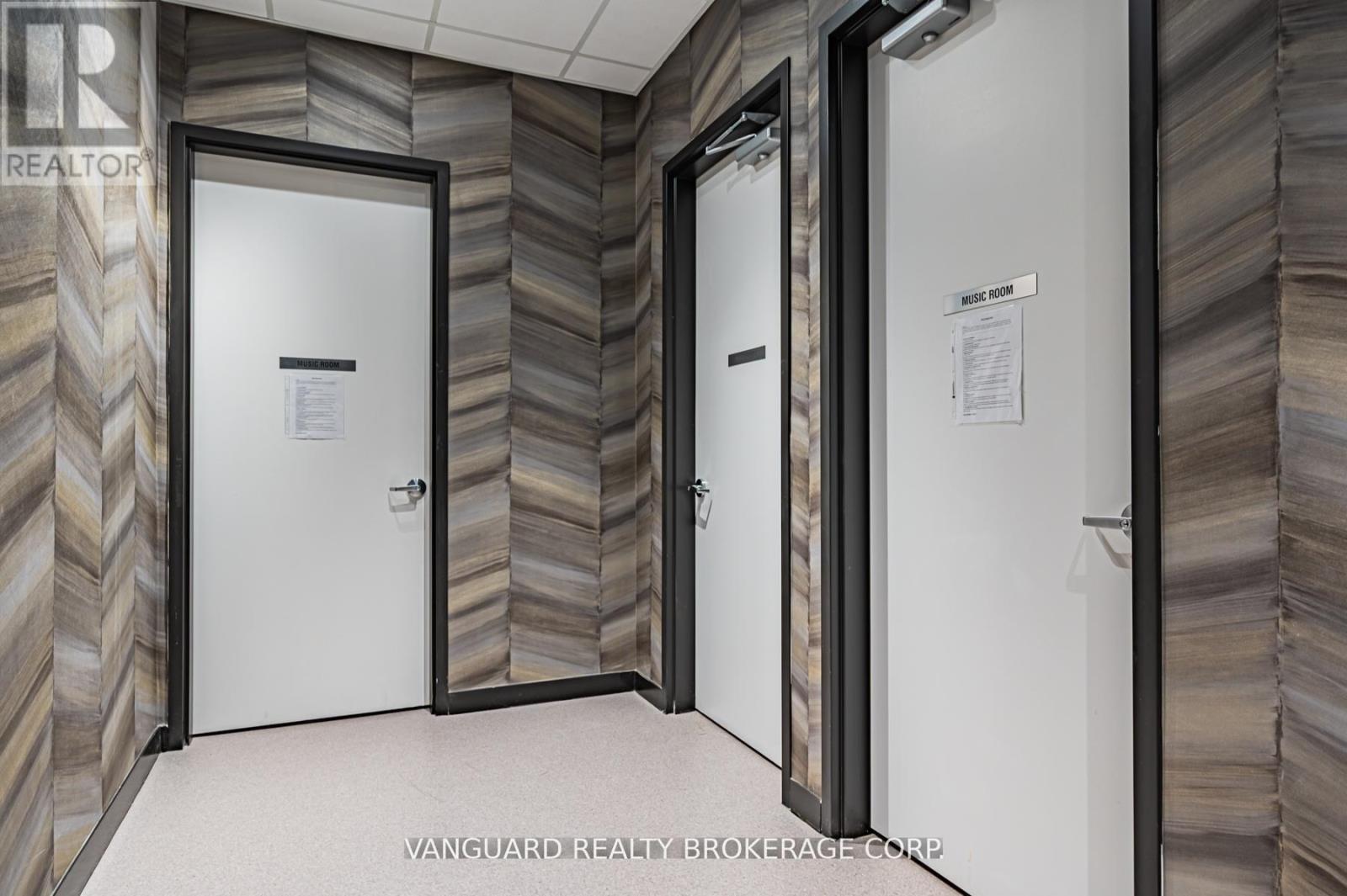 1231 - 2 David Eyer Road, Richmond Hill, Ontario  L4S 0N5 - Photo 37 - N12851492