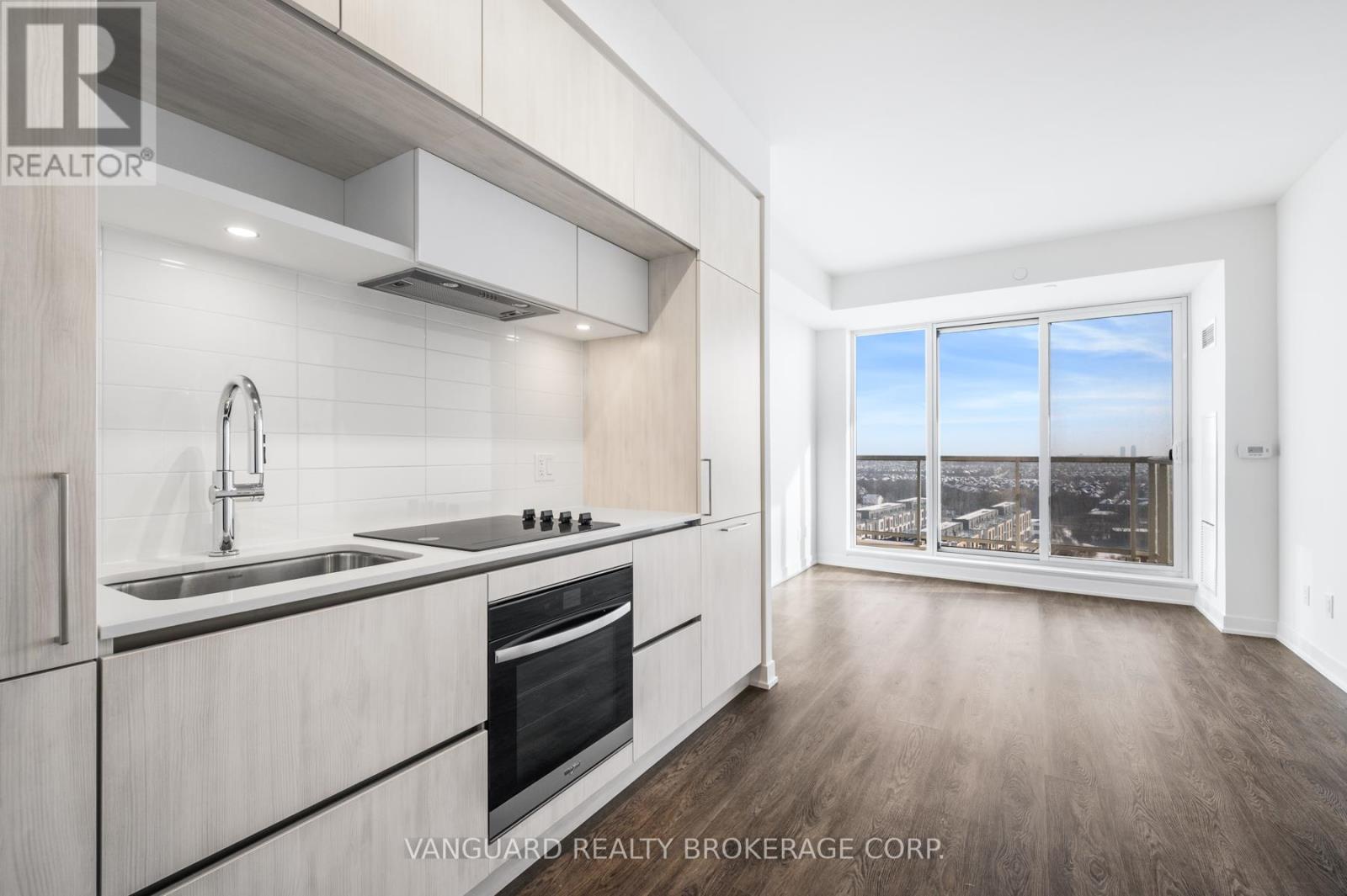 1231 - 2 David Eyer Road, Richmond Hill, Ontario  L4S 0N5 - Photo 5 - N12851492