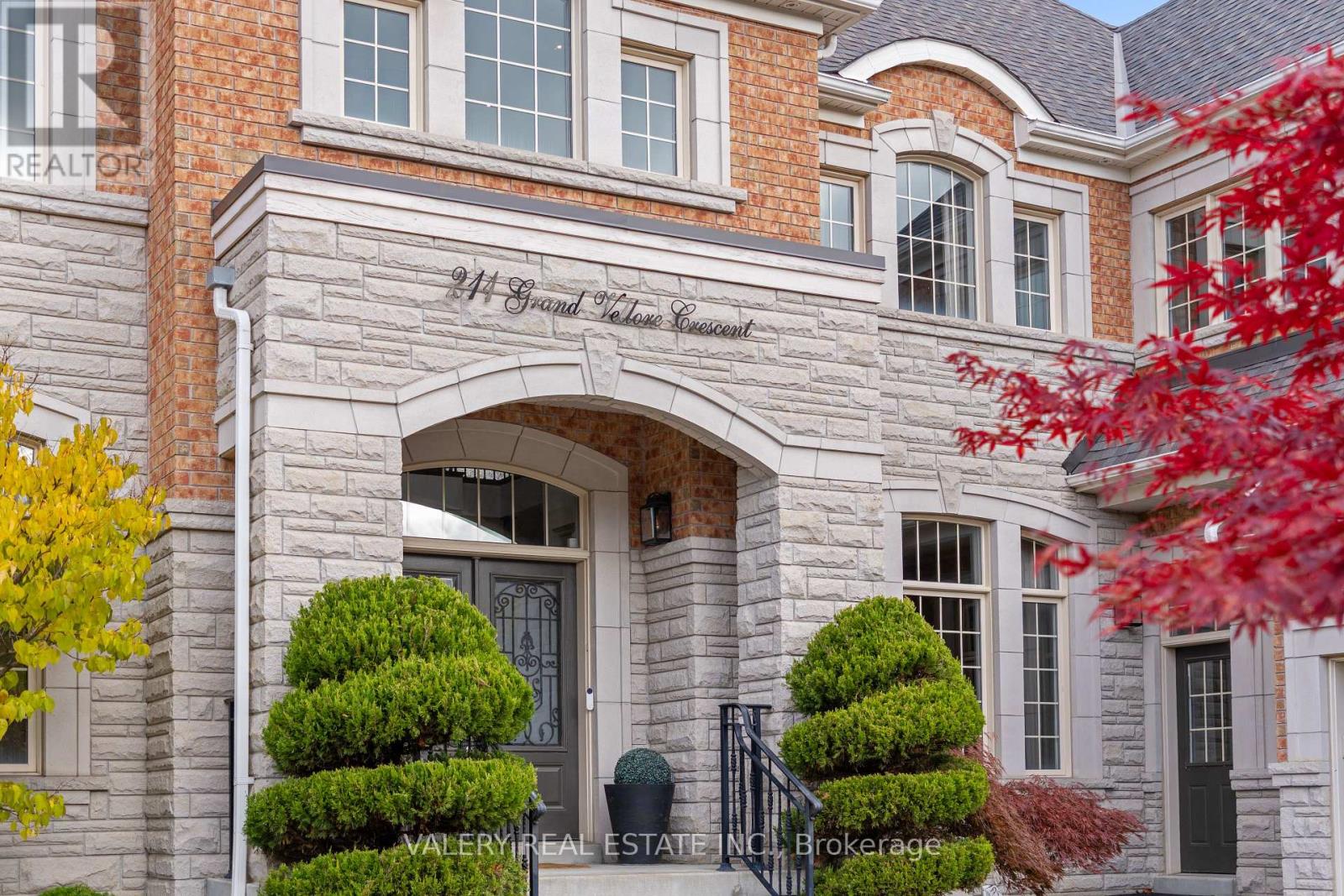 211 Grand Vellore Crescent, Vaughan, Ontario  L4H 0N9 - Photo 4 - N12851514