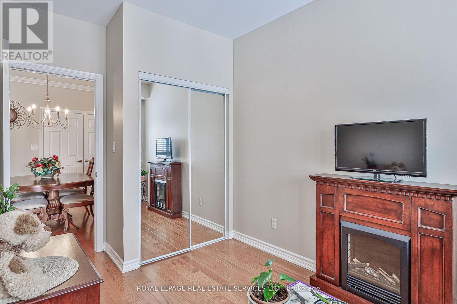 303 - 33 Wallace Street, Vaughan, Ontario  L4L 2P2 - Photo 13 - N12851520