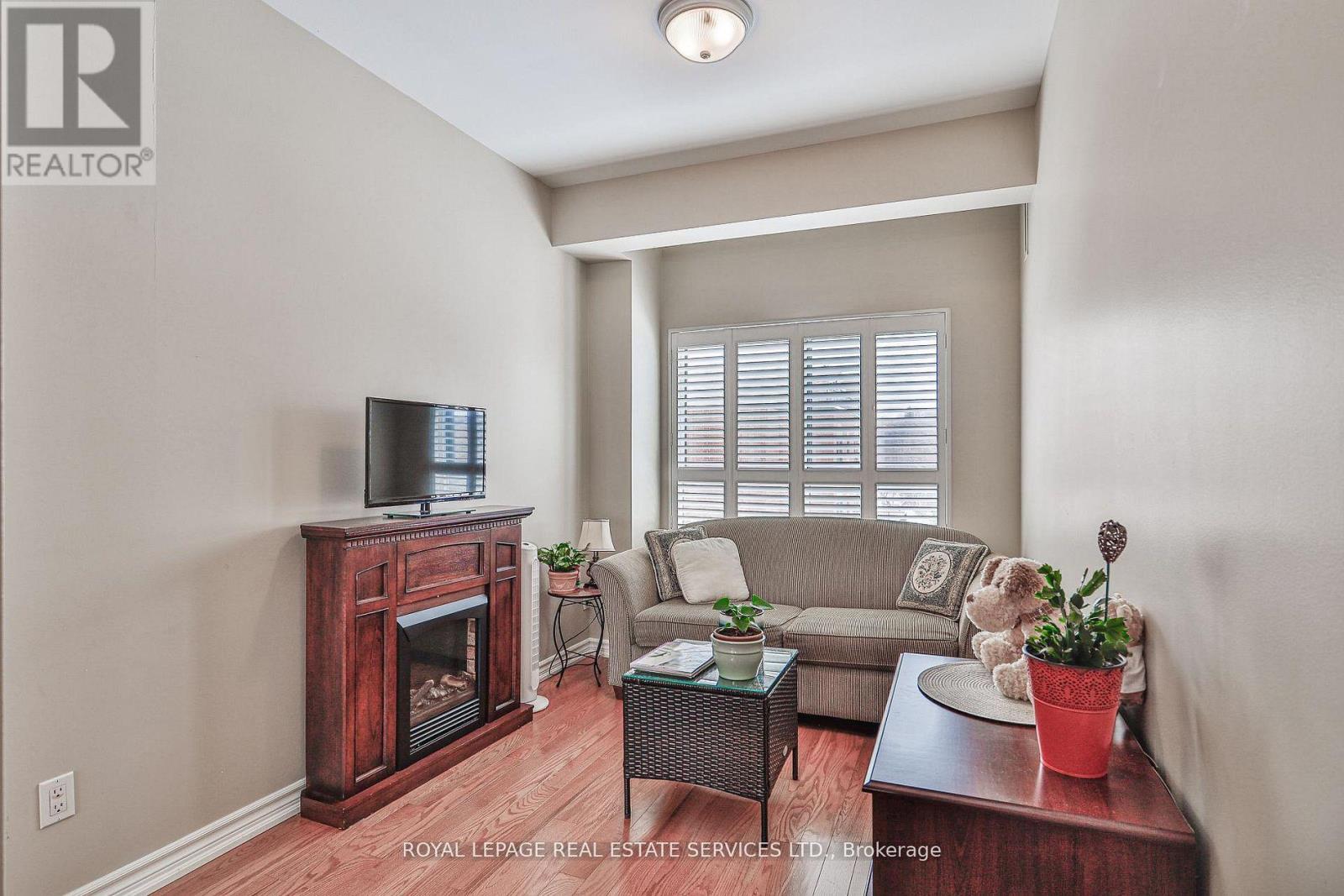 303 - 33 Wallace Street, Vaughan, Ontario  L4L 2P2 - Photo 14 - N12851520