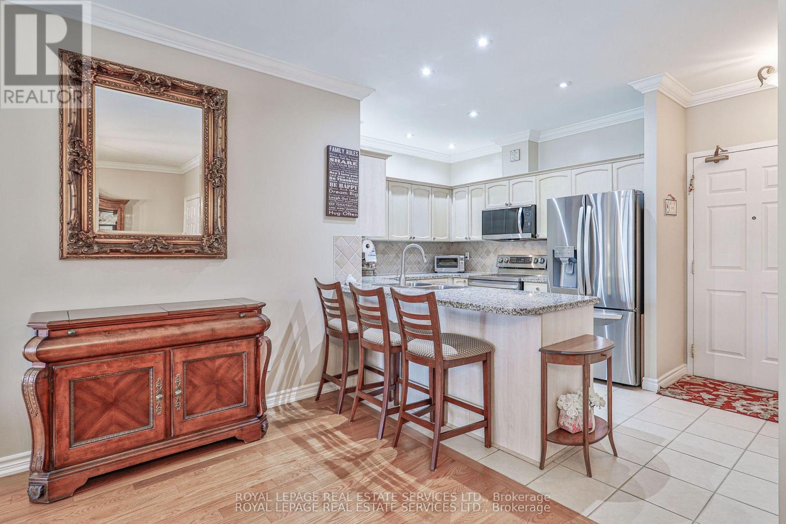 303 - 33 Wallace Street, Vaughan, Ontario  L4L 2P2 - Photo 5 - N12851520