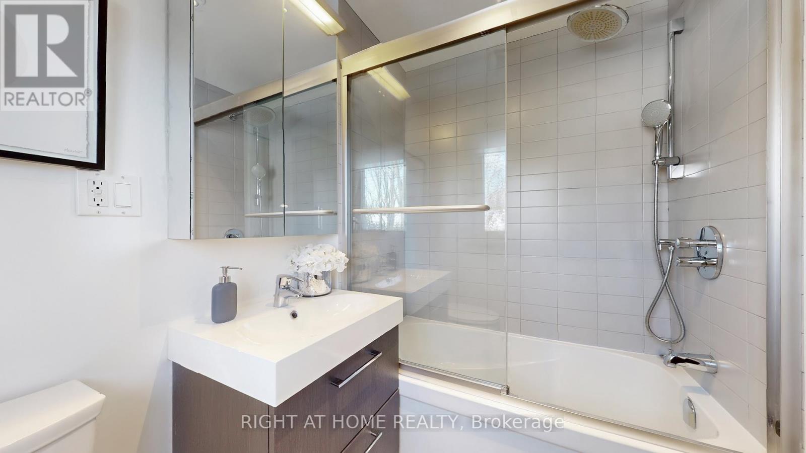 12 Courtham Avenue, Markham, Ontario  L3T 1G3 - Photo 27 - N12851562