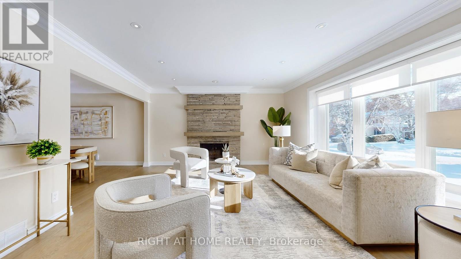 12 Courtham Avenue, Markham, Ontario  L3T 1G3 - Photo 5 - N12851562