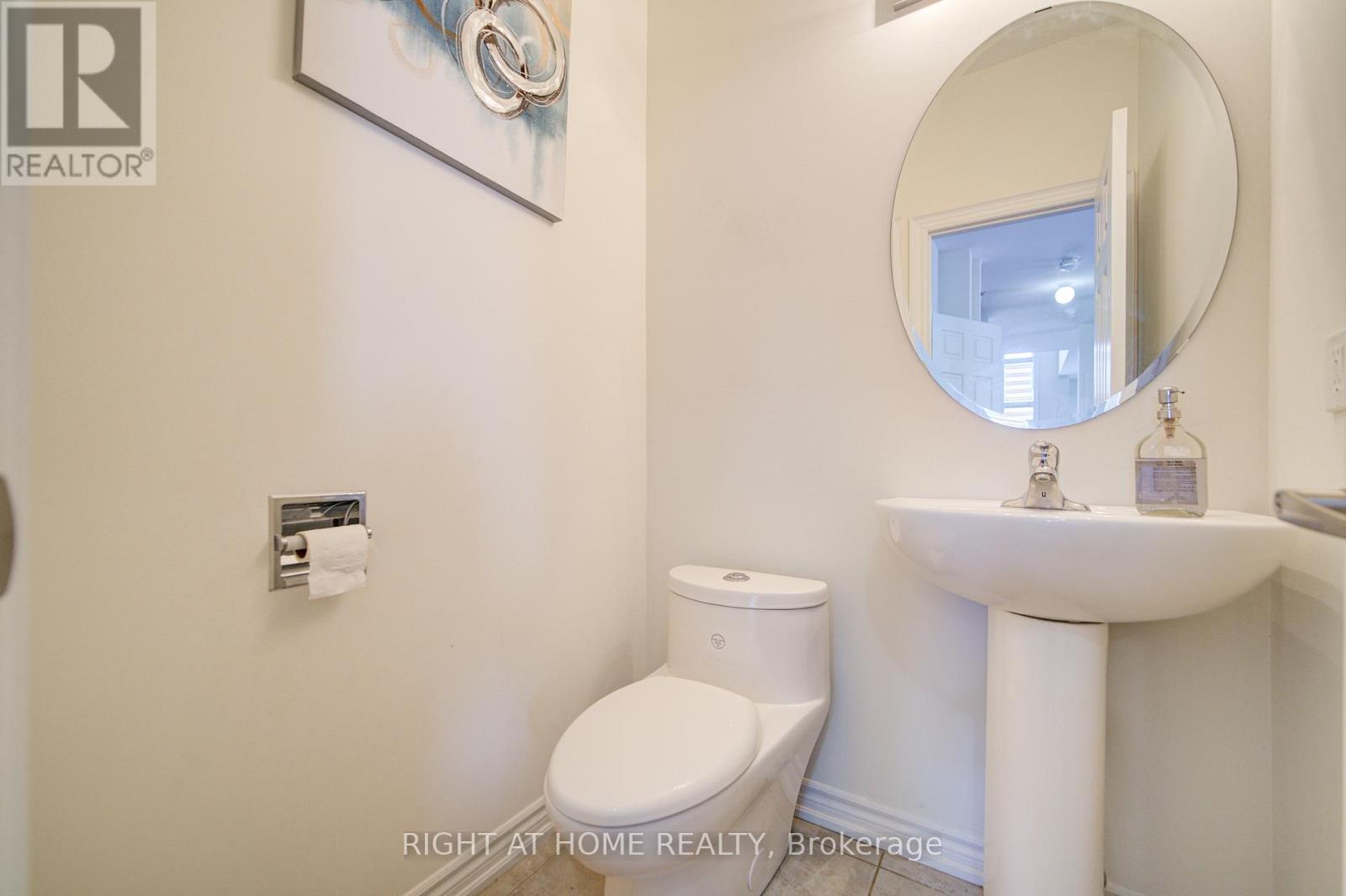 26 Pearl Street, Wasaga Beach, Ontario  L9Z 1J6 - Photo 19 - S12851576