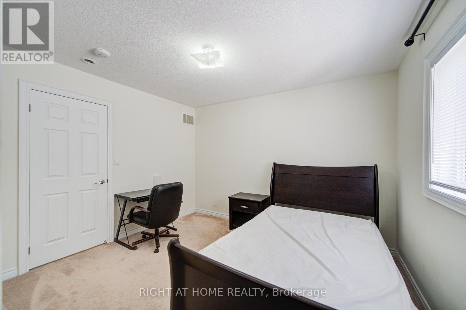 26 Pearl Street, Wasaga Beach, Ontario  L9Z 1J6 - Photo 32 - S12851576