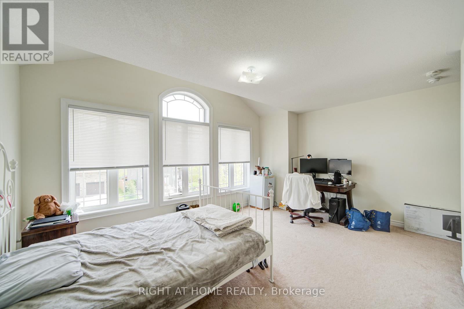 26 Pearl Street, Wasaga Beach, Ontario  L9Z 1J6 - Photo 35 - S12851576