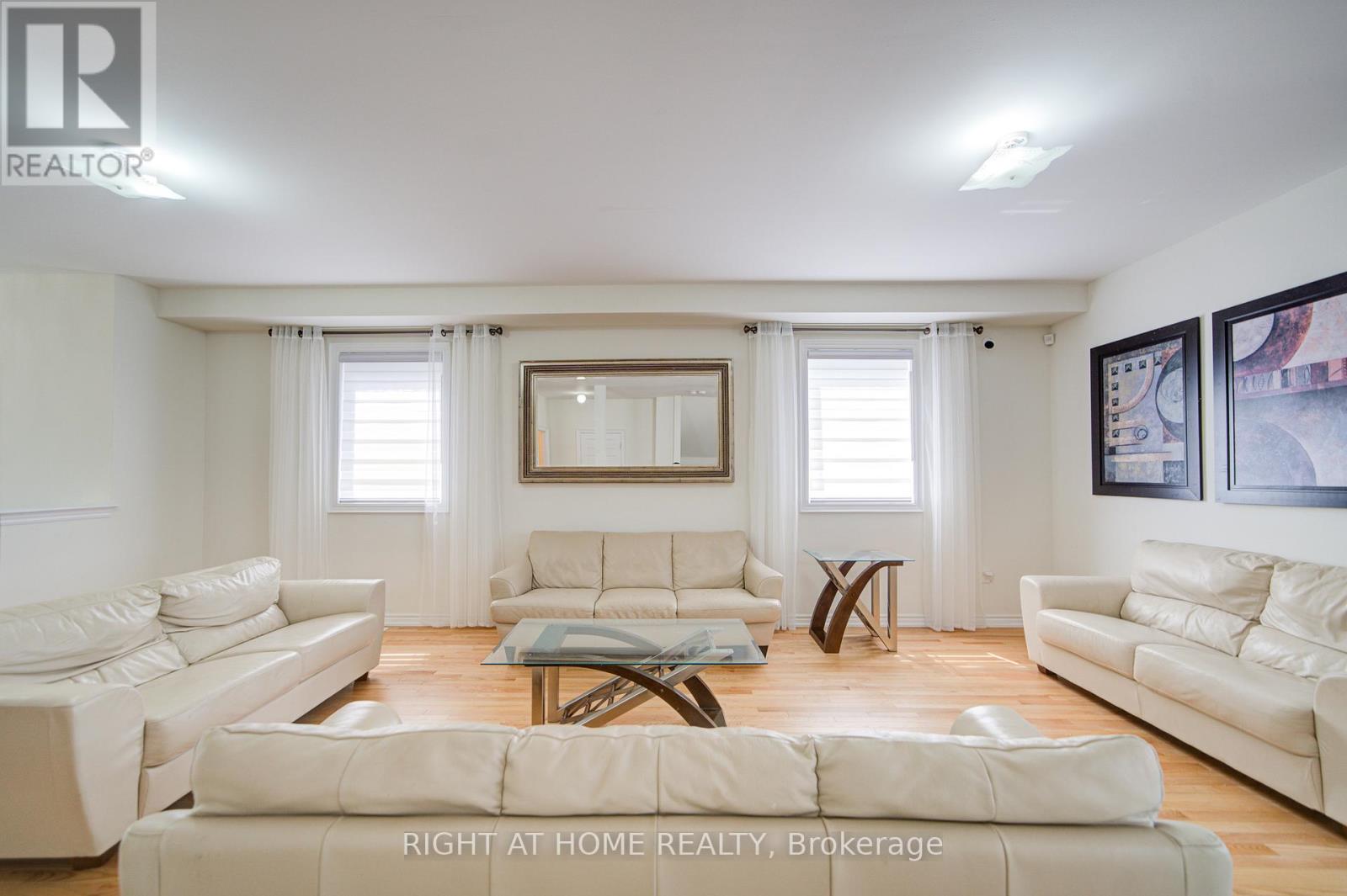 26 Pearl Street, Wasaga Beach, Ontario  L9Z 1J6 - Photo 7 - S12851576