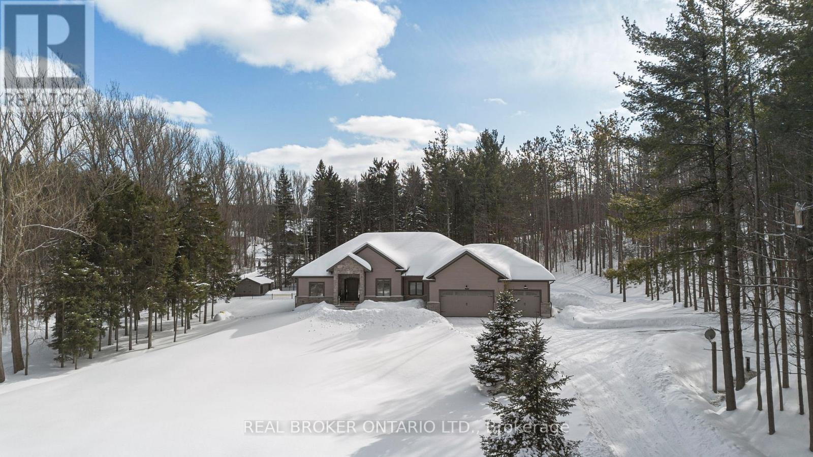 49 Sydenham Trail W, Clearview, Ontario  L0M 1H0 - Photo 1 - S12851652