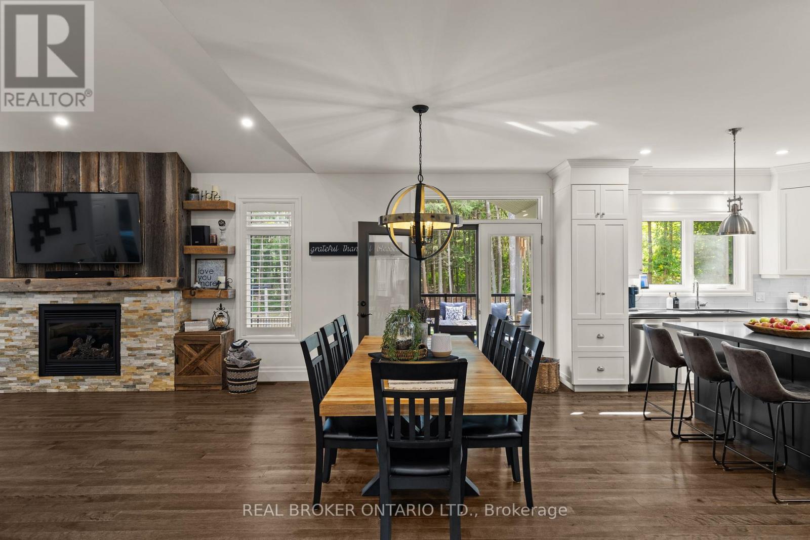 49 Sydenham Trail W, Clearview, Ontario  L0M 1H0 - Photo 18 - S12851652