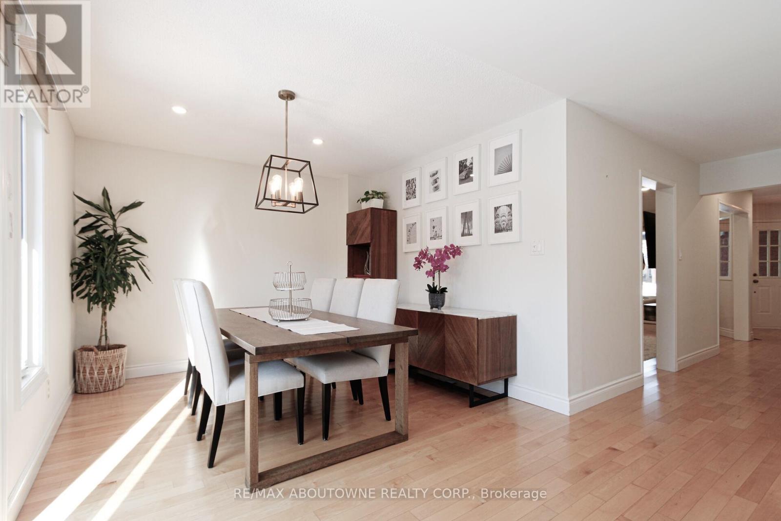 3845 Cedar Hedge Rise, Mississauga, Ontario  L5N 6X2 - Photo 13 - W12841434