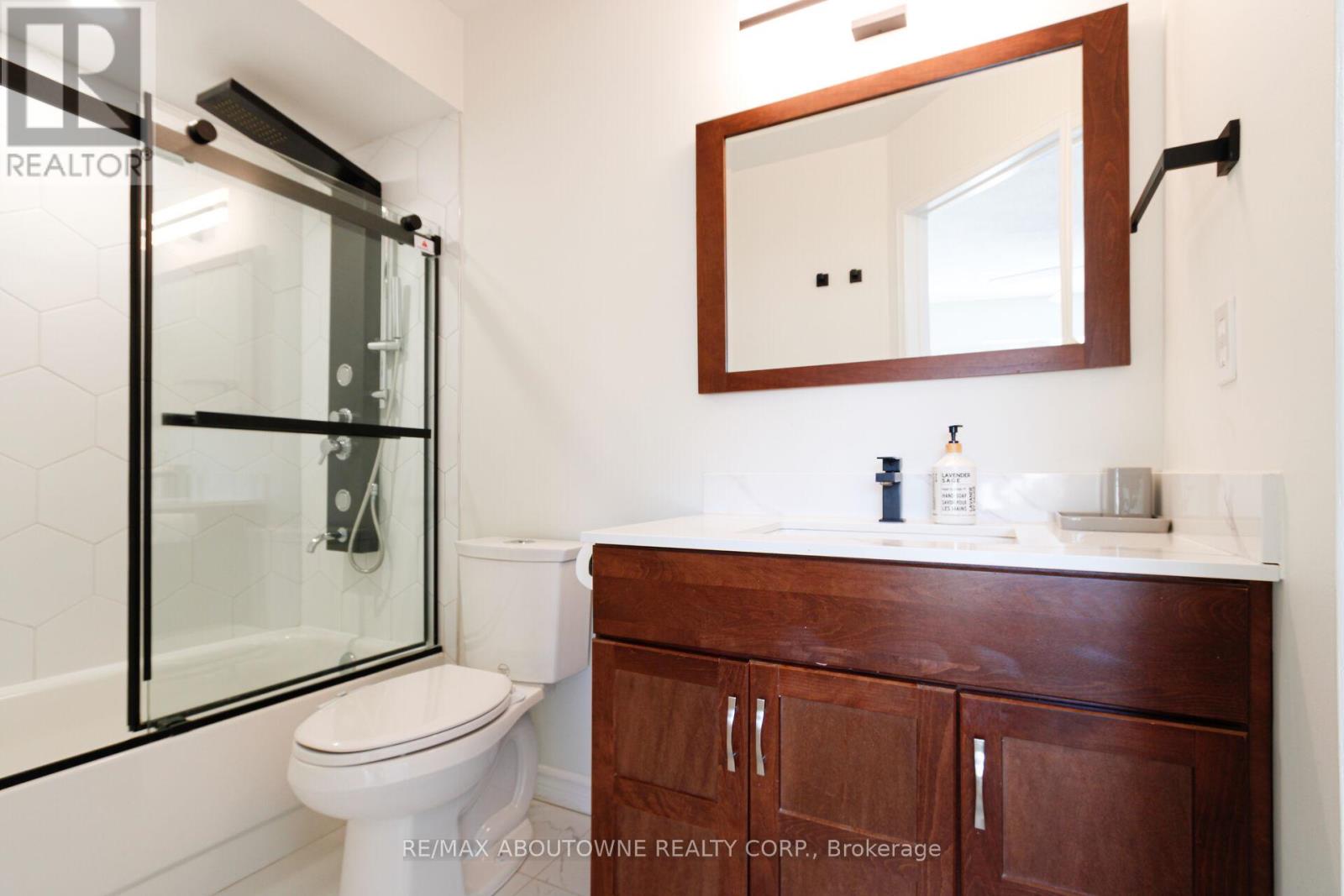 3845 Cedar Hedge Rise, Mississauga, Ontario  L5N 6X2 - Photo 20 - W12841434