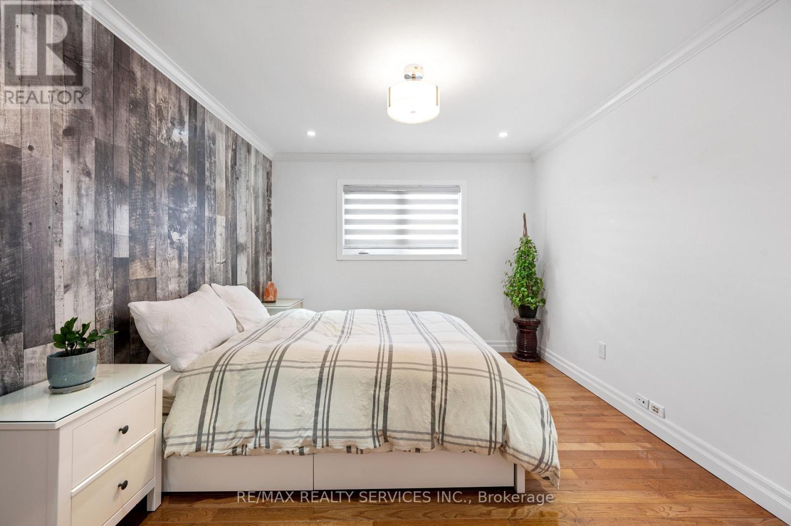 8 Bradwick Court, Caledon, Ontario  L7C 1B6 - Photo 18 - W12842406