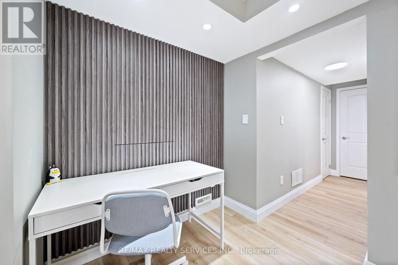 8 Bradwick Court, Caledon, Ontario  L7C 1B6 - Photo 26 - W12842406