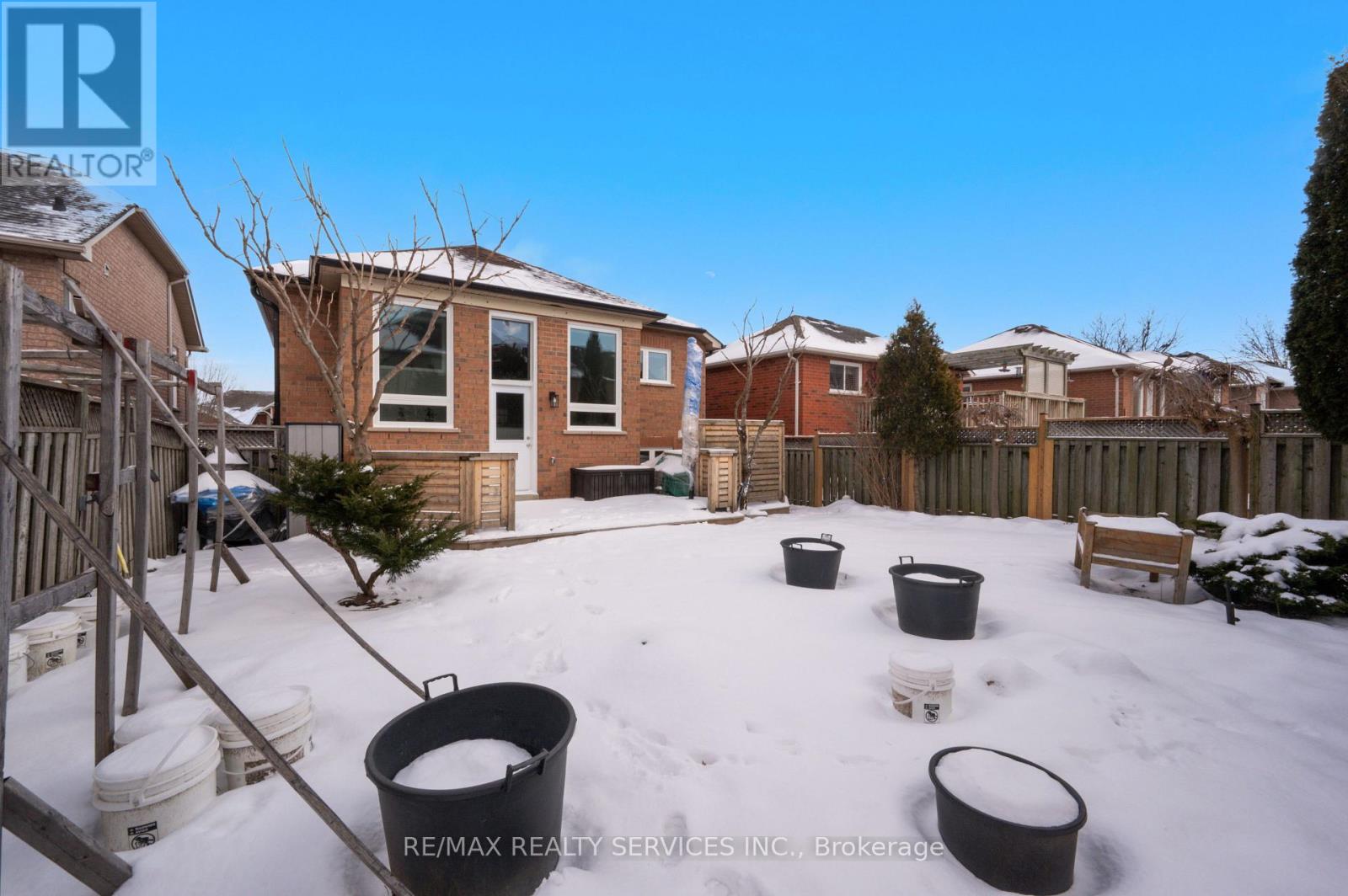 8 Bradwick Court, Caledon, Ontario  L7C 1B6 - Photo 36 - W12842406