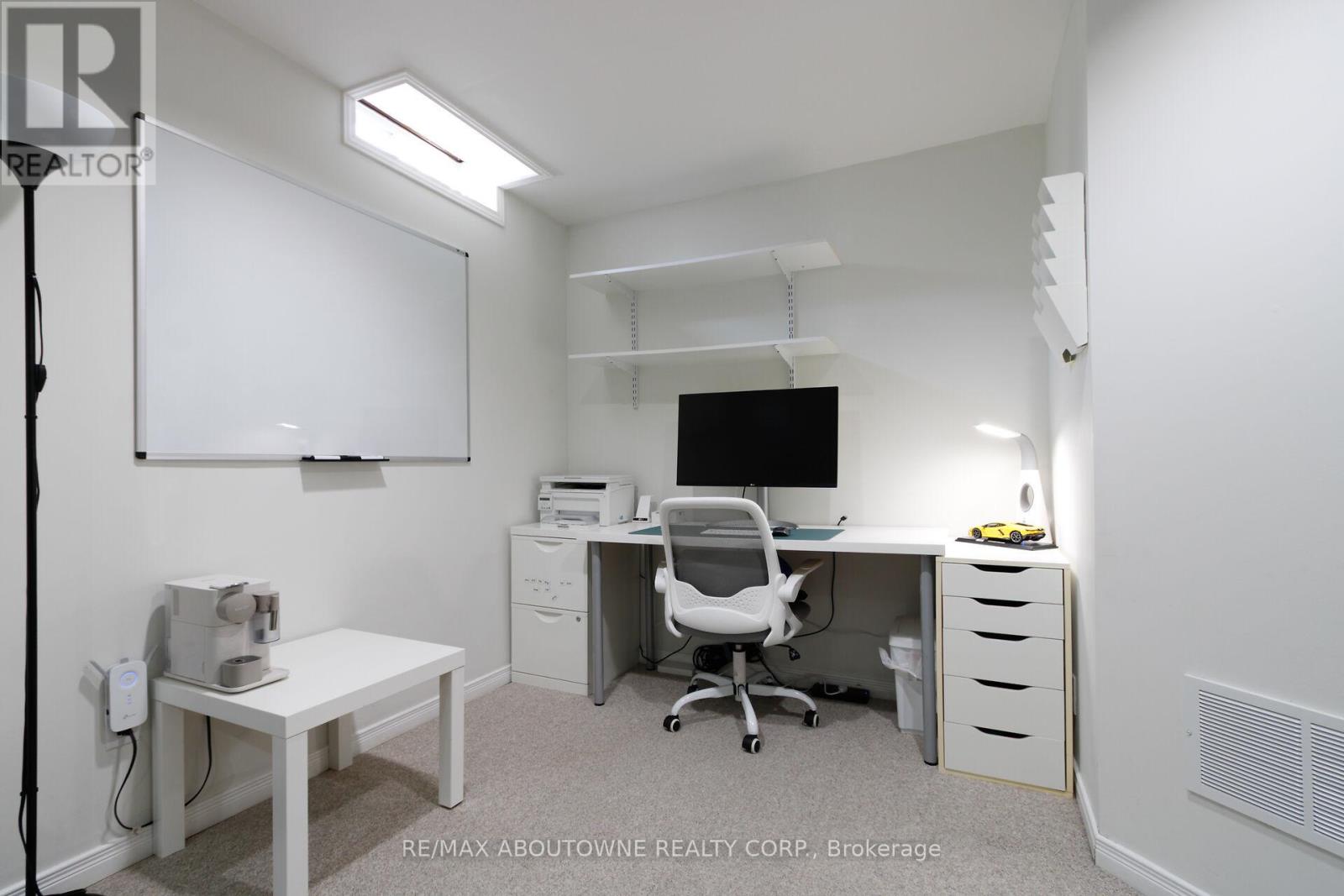 3845 Cedar Hedge Rise, Mississauga, Ontario  L5N 6X2 - Photo 29 - W12841434