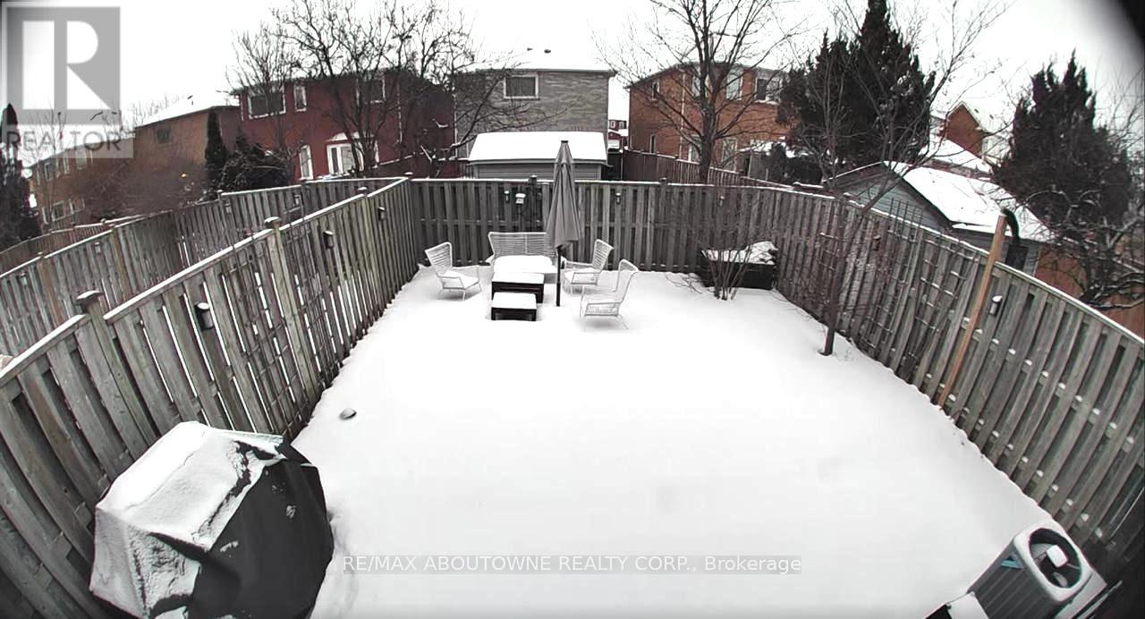 3845 Cedar Hedge Rise, Mississauga, Ontario  L5N 6X2 - Photo 31 - W12841434