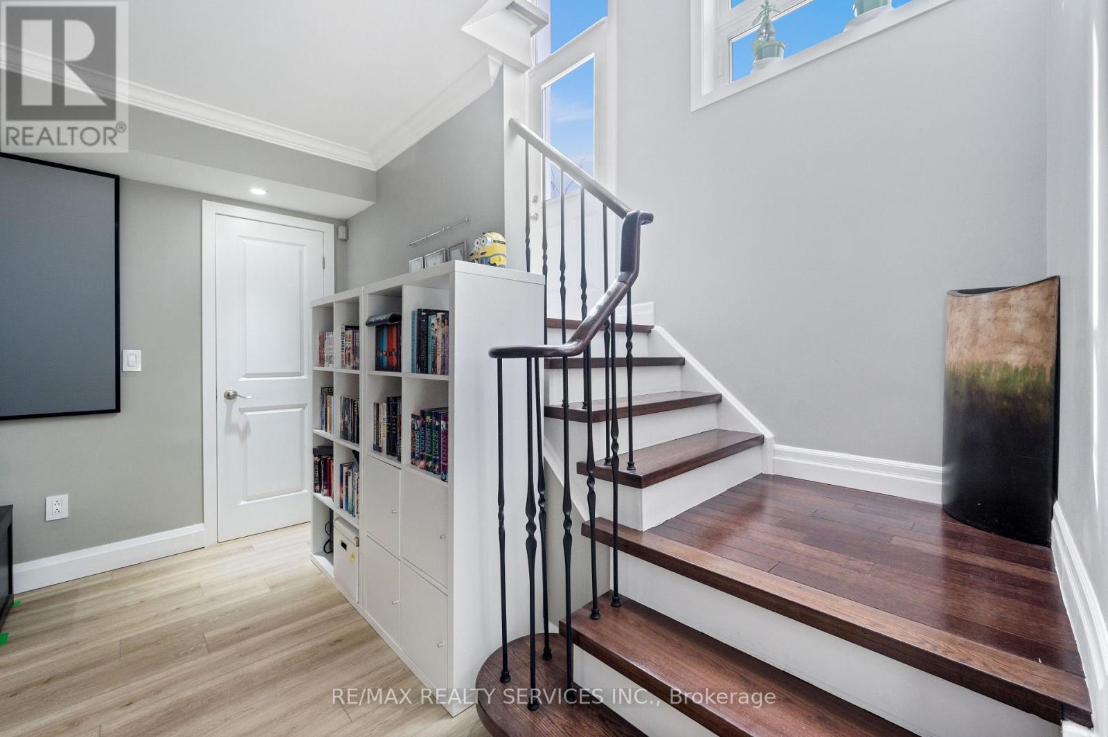 8 Bradwick Court, Caledon, Ontario  L7C 1B6 - Photo 23 - W12842406