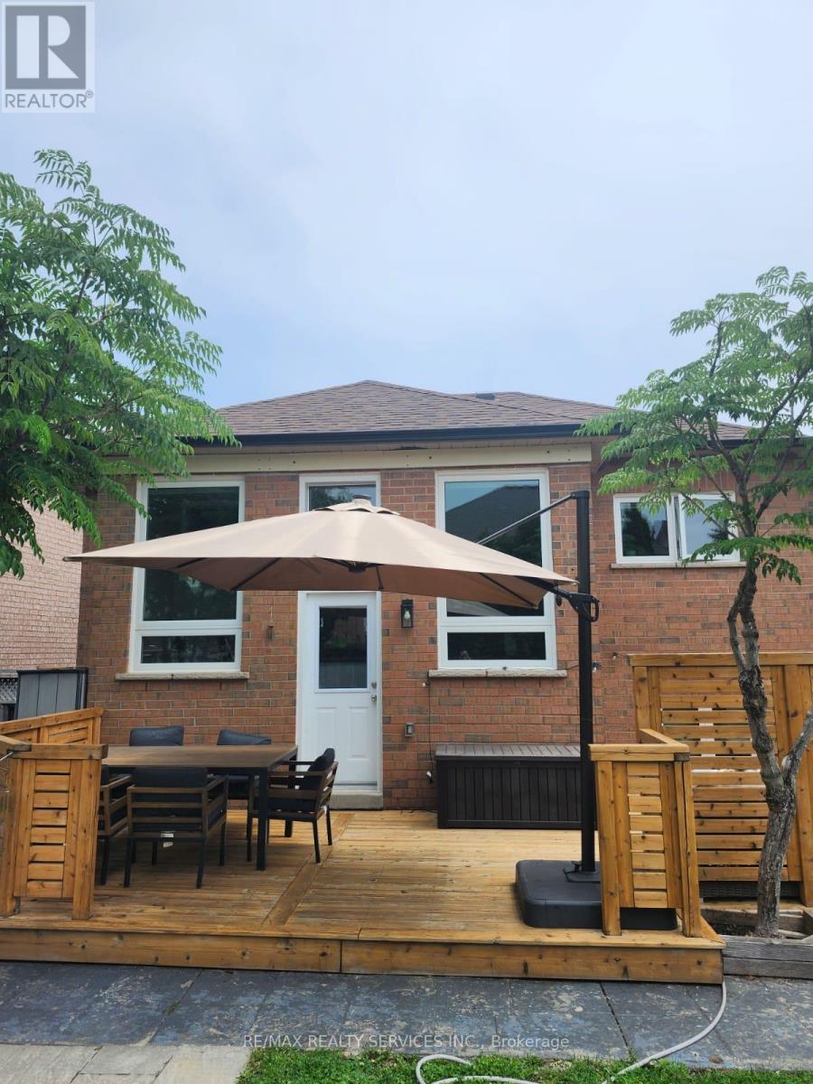 8 Bradwick Court, Caledon, Ontario  L7C 1B6 - Photo 45 - W12842406